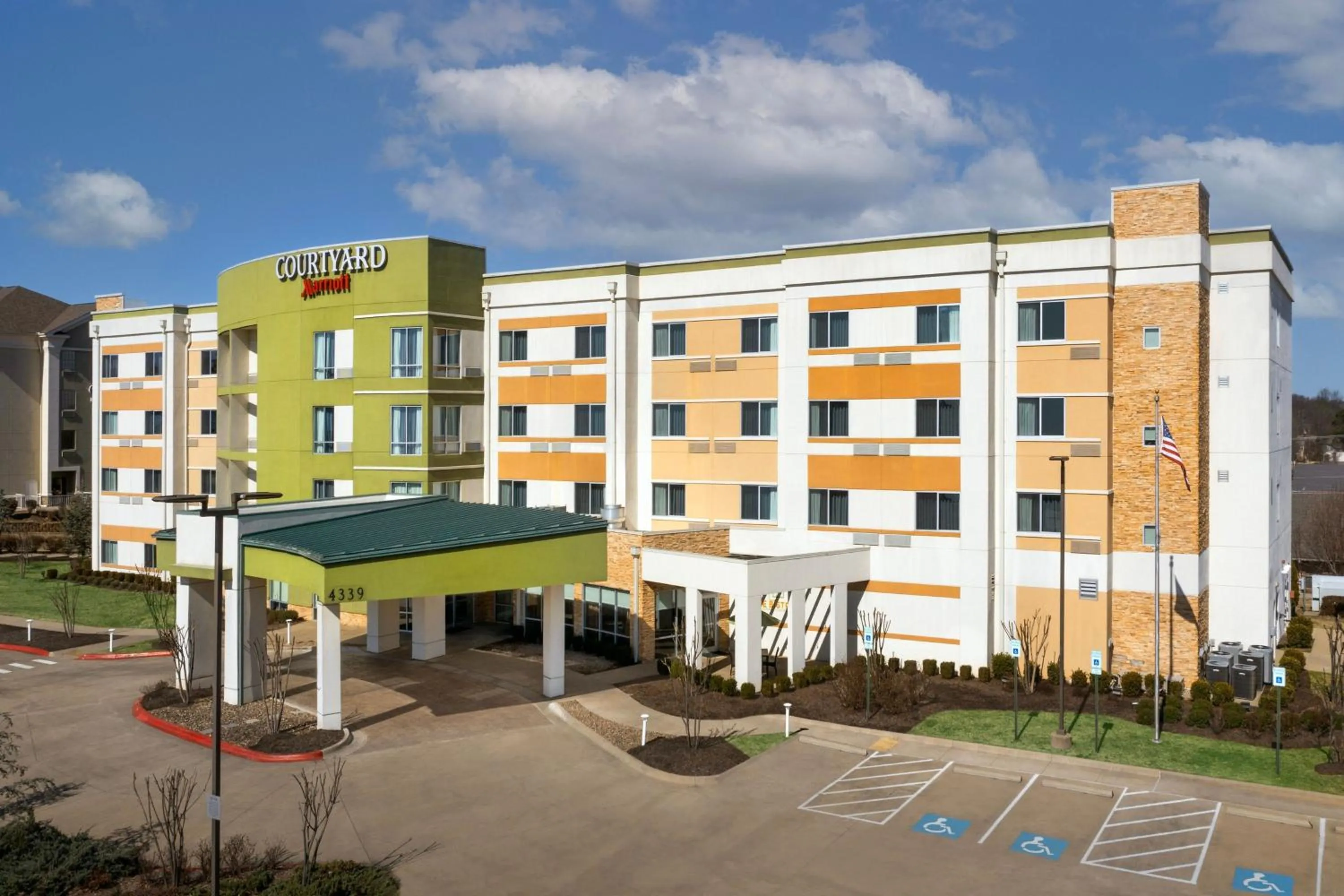 Property building in Courtyard By Marriott Little Rock North