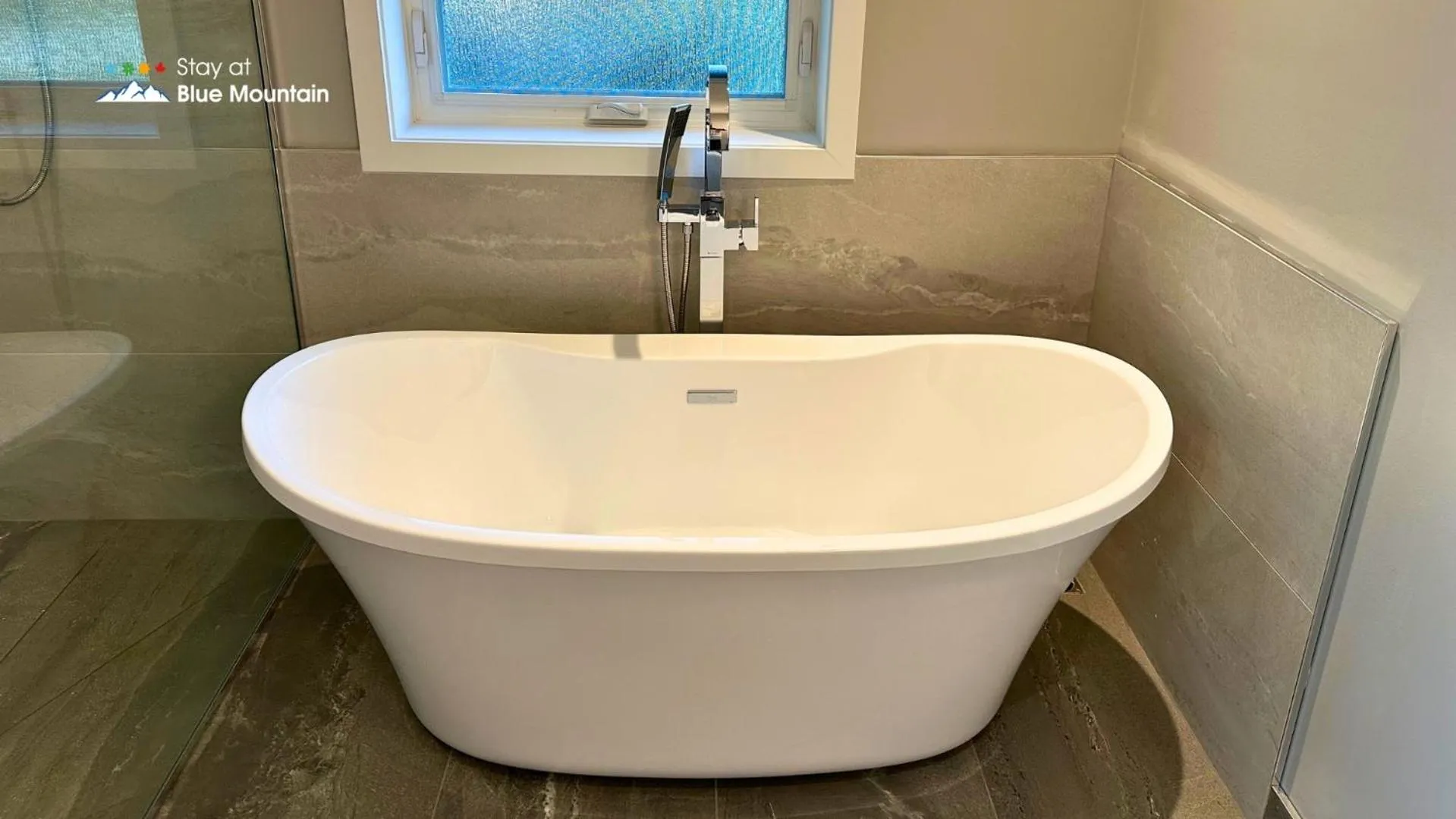 Bathroom in Orchard Run Chalet