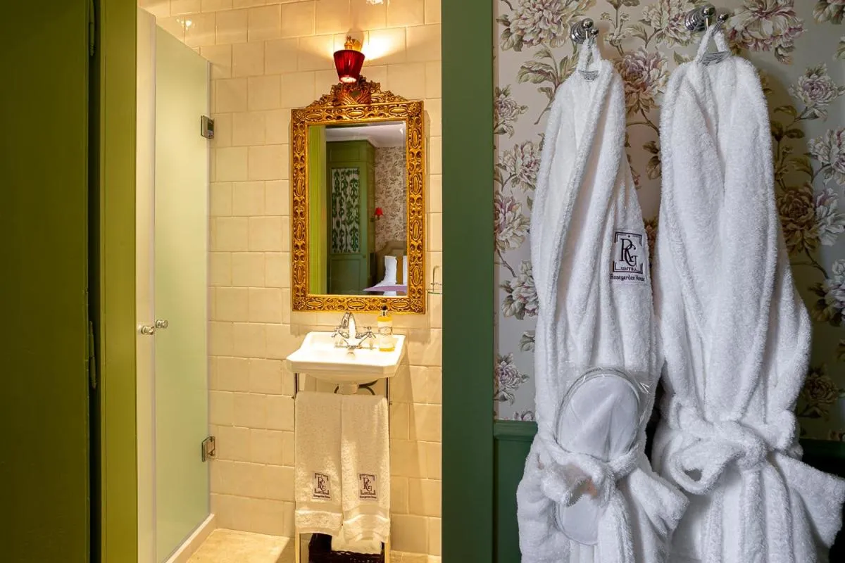 Bathroom in Rosegarden Essence Sintra - by Unlock Hotels