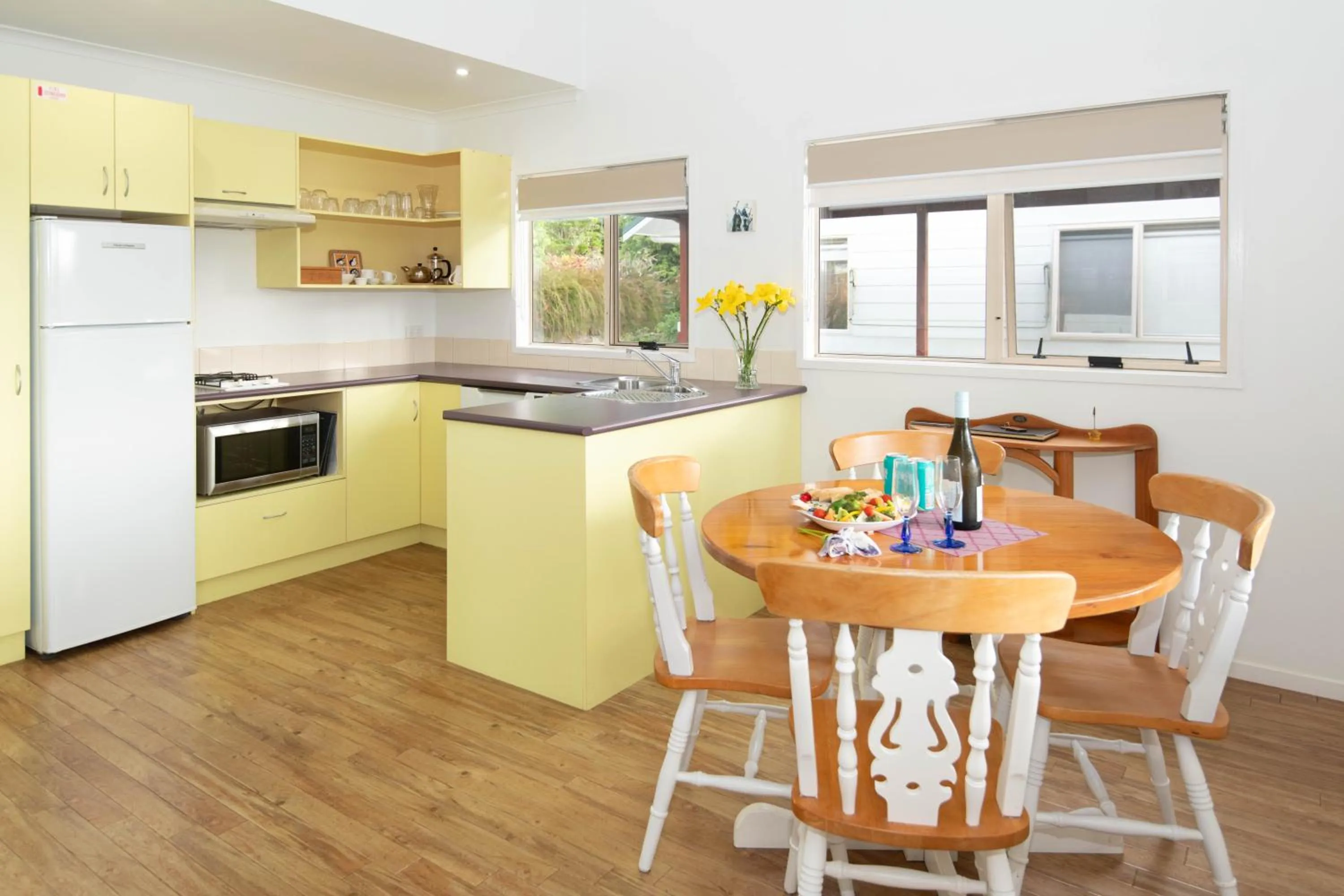 Dining area in Poinciana Cottages