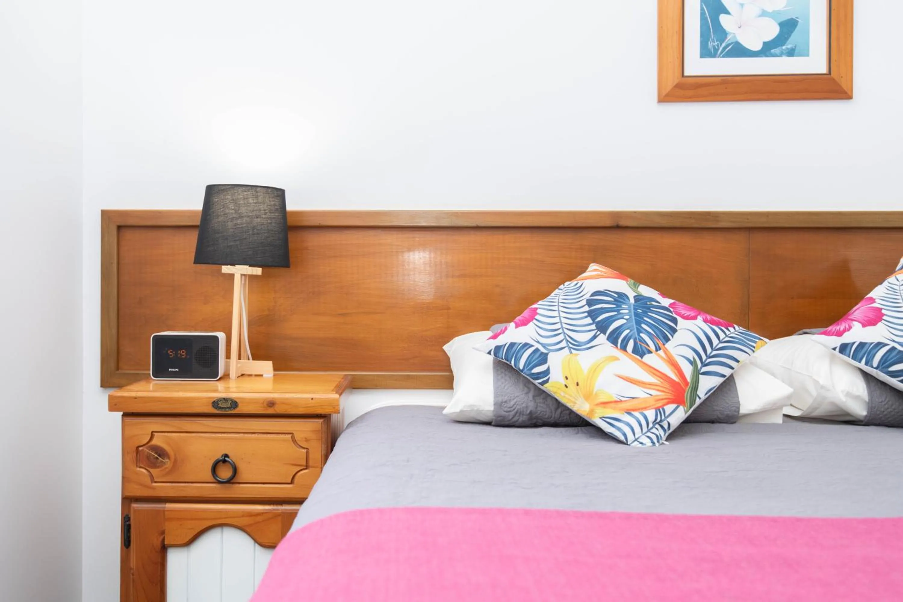 Bedroom, Bed in Poinciana Cottages