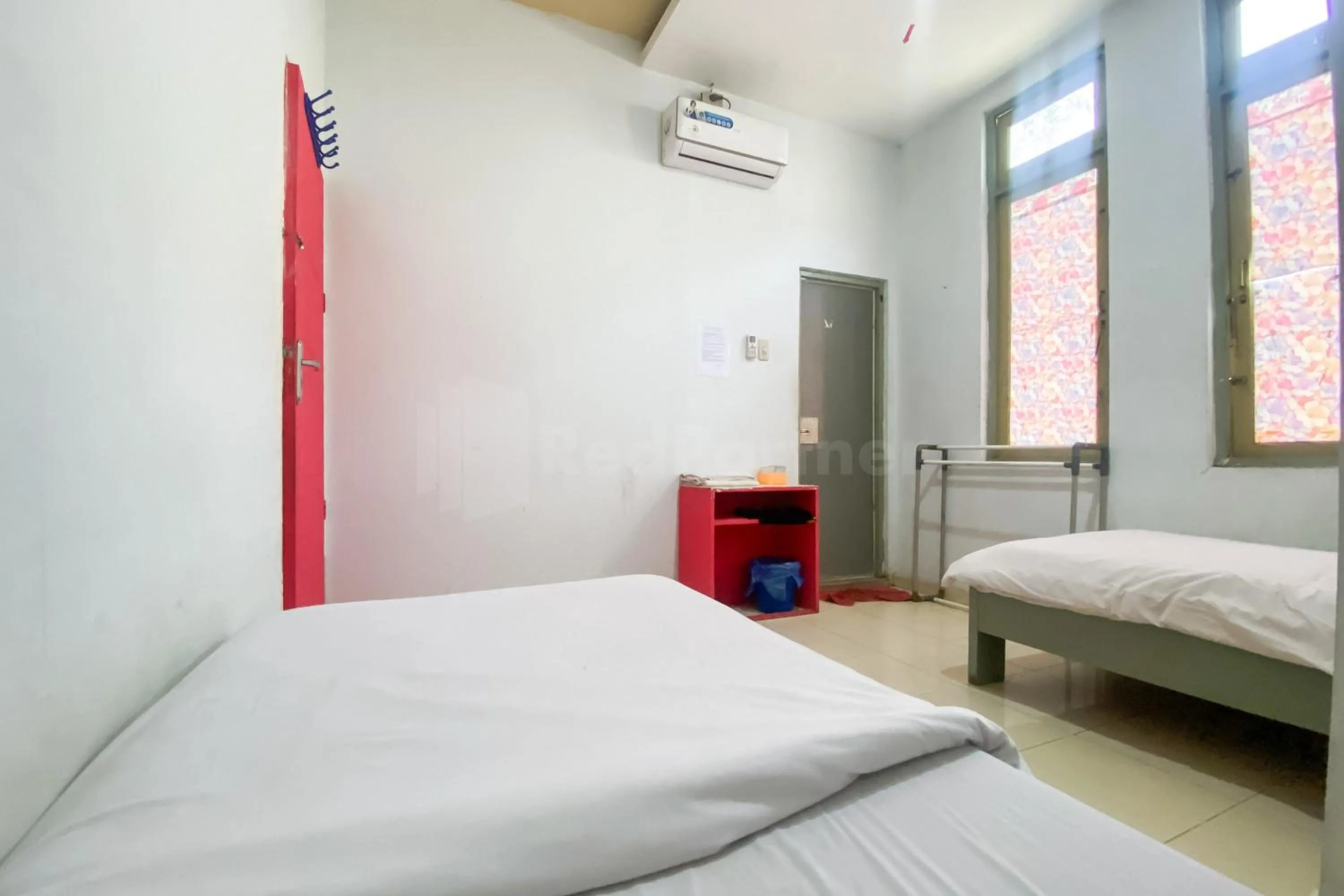 Bedroom, Bed in Wisma Syariah Lambhuk Banda Aceh RedPartner