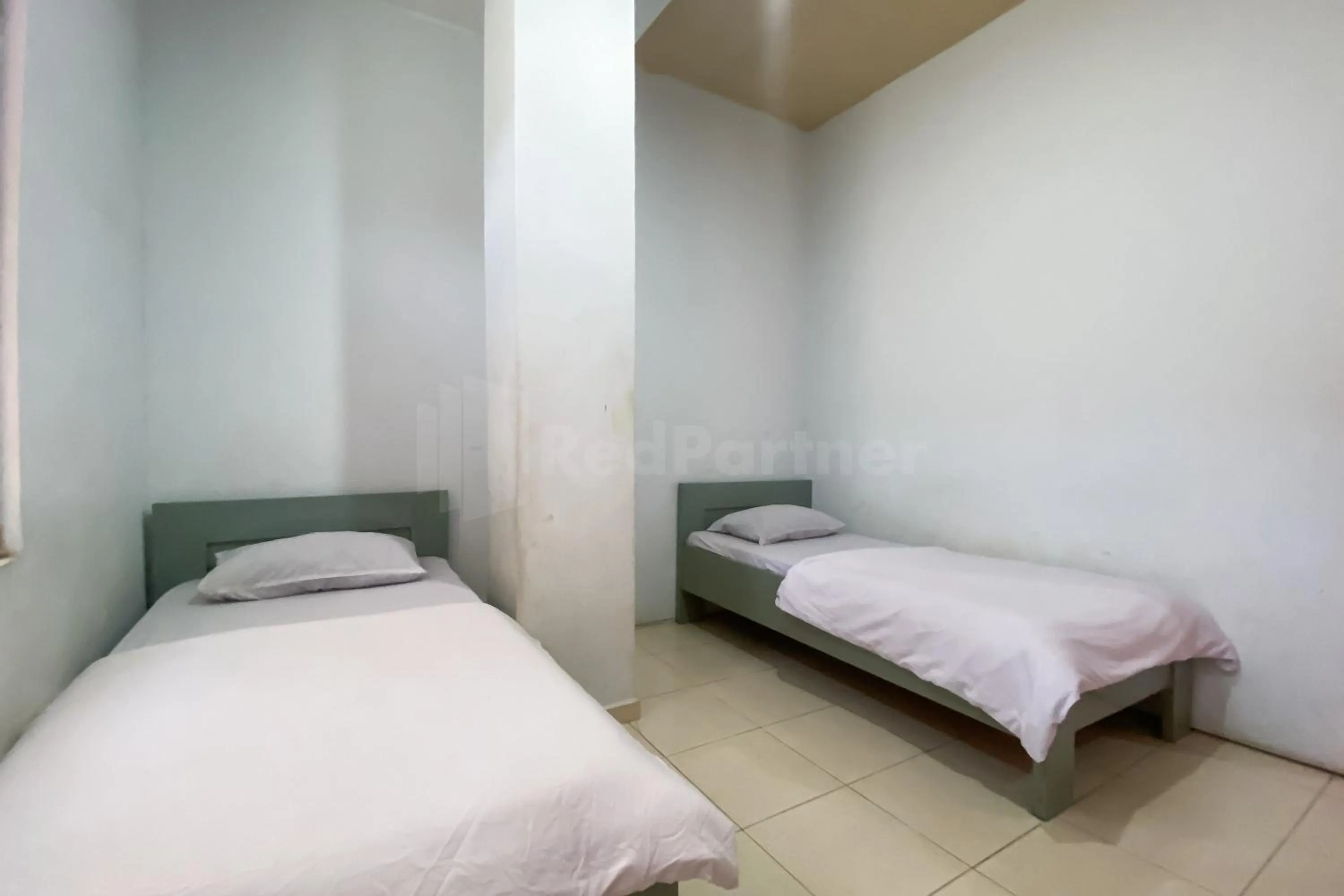 Bedroom, Bed in Wisma Syariah Lambhuk Banda Aceh RedPartner