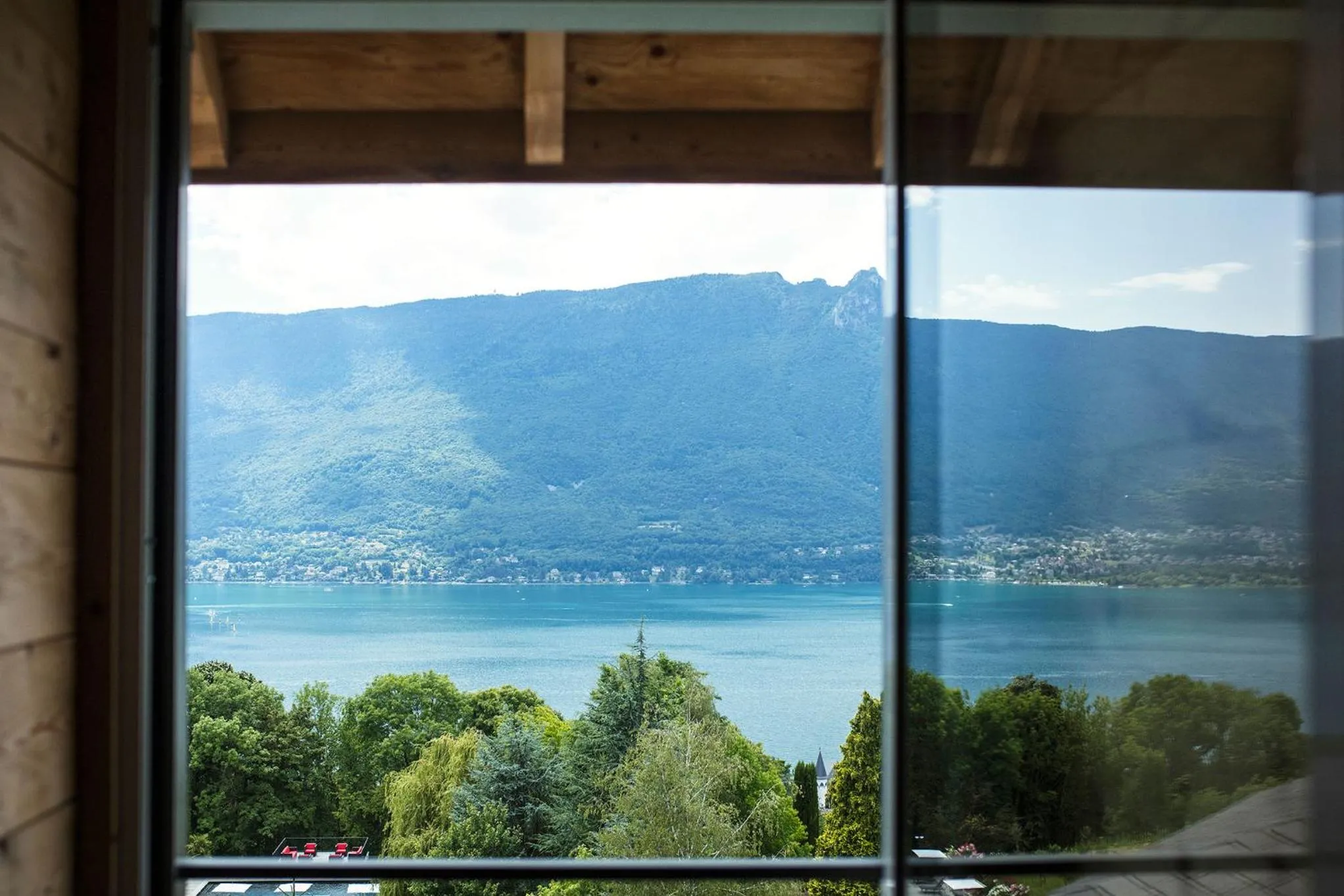 Lake view in Hôtel L'Incomparable & Restaurant Etoilé Aix-Les-Bains