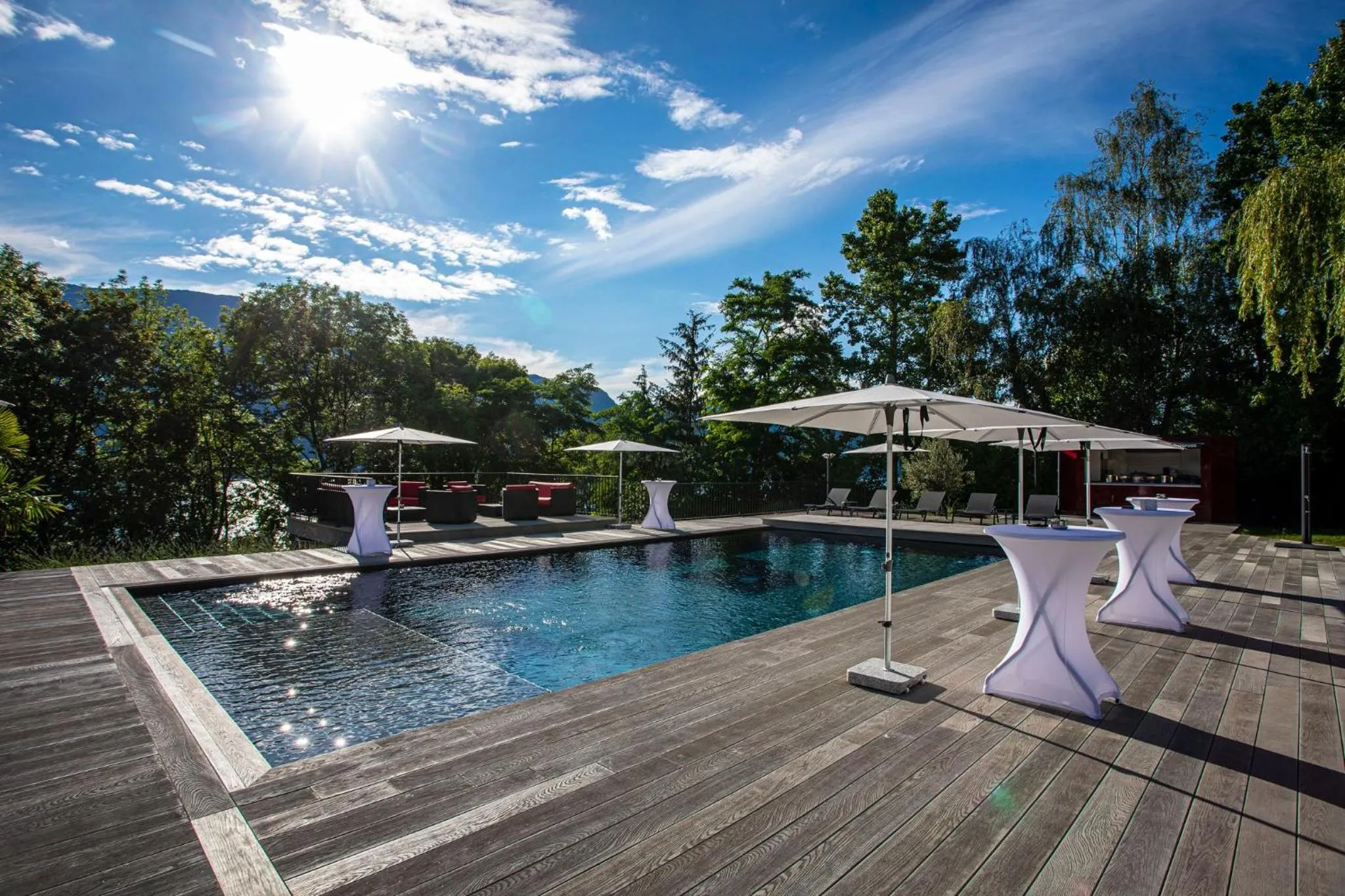 Patio in Hôtel L'Incomparable & Restaurant Etoilé Aix-Les-Bains