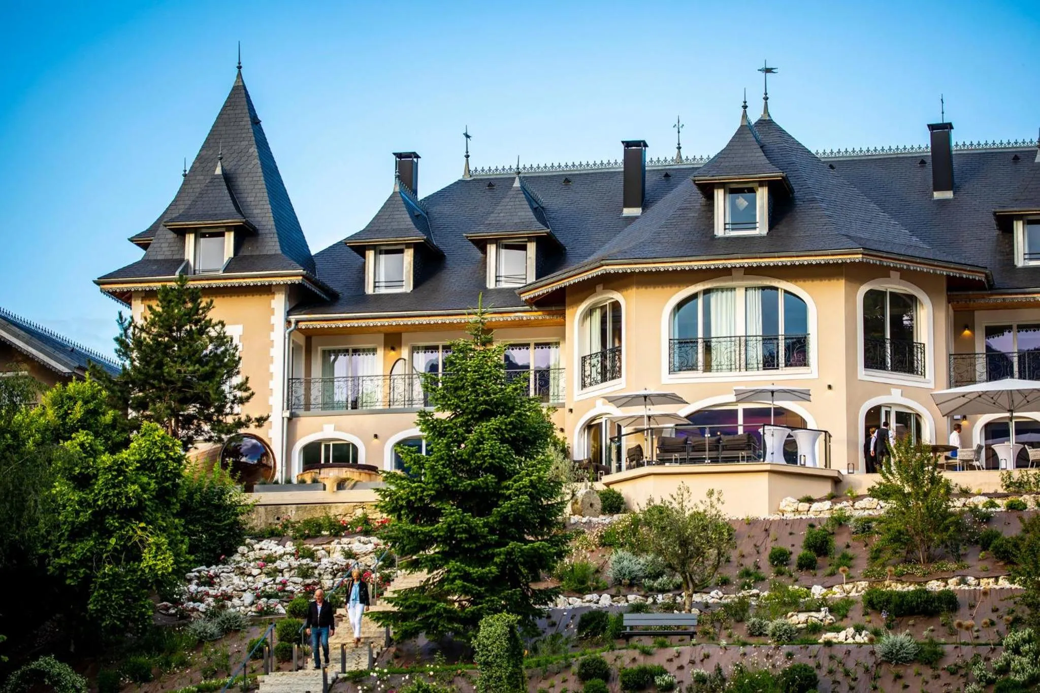 Property building in Hôtel L'Incomparable & Restaurant Etoilé Aix-Les-Bains