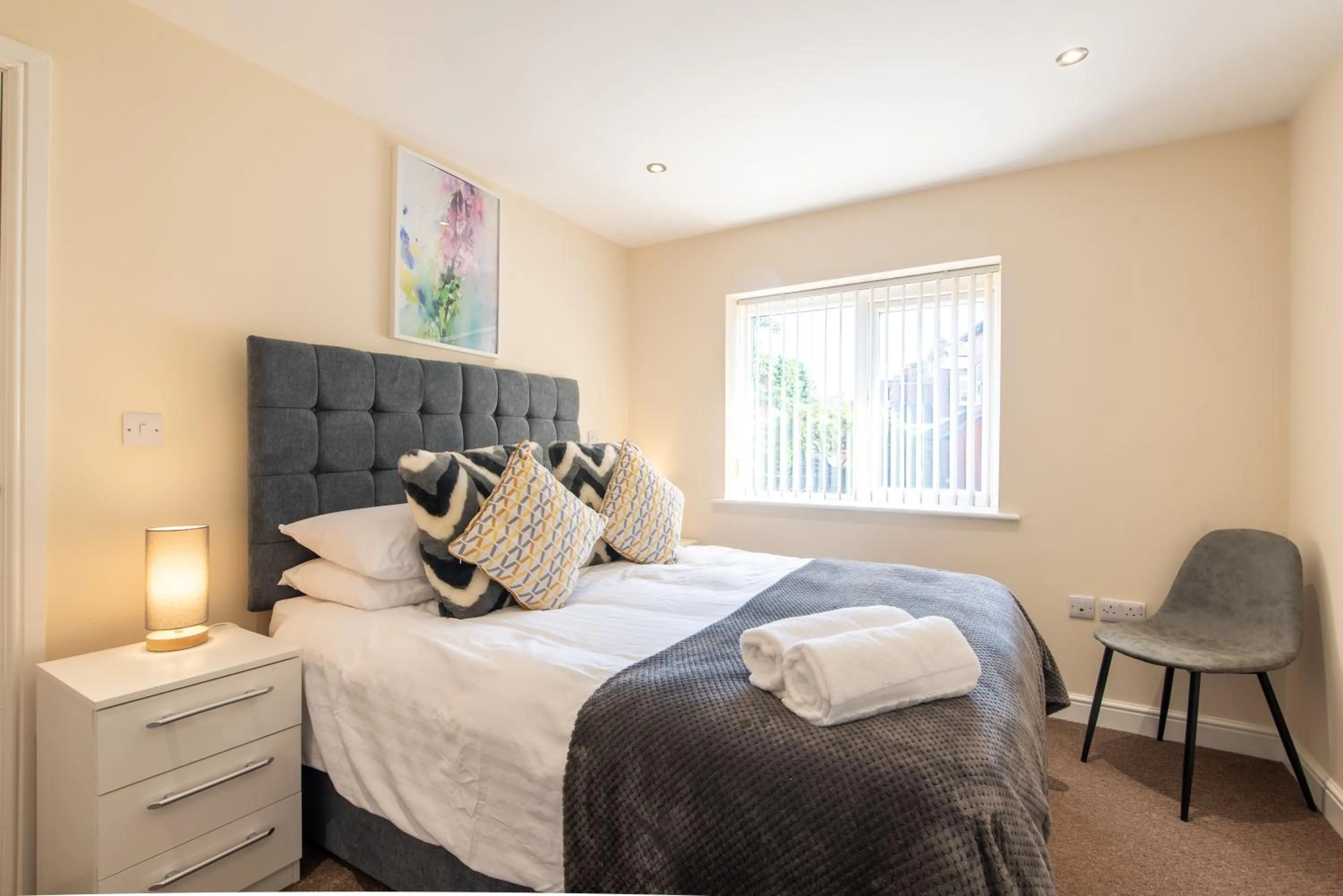 Bedroom, Bed in Apartment 11