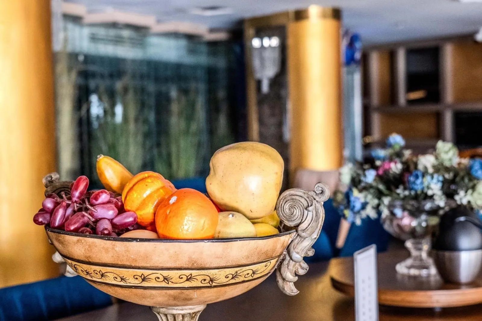 Restaurant/places to eat in Grand Star Hotel Premium