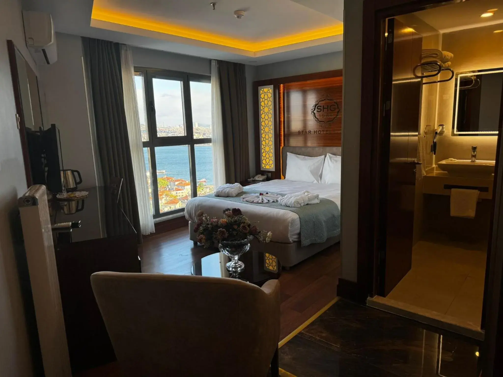 Superior Double Room in Grand Star Hotel Premium Superior Double Room in Grand Star Hotel Premium