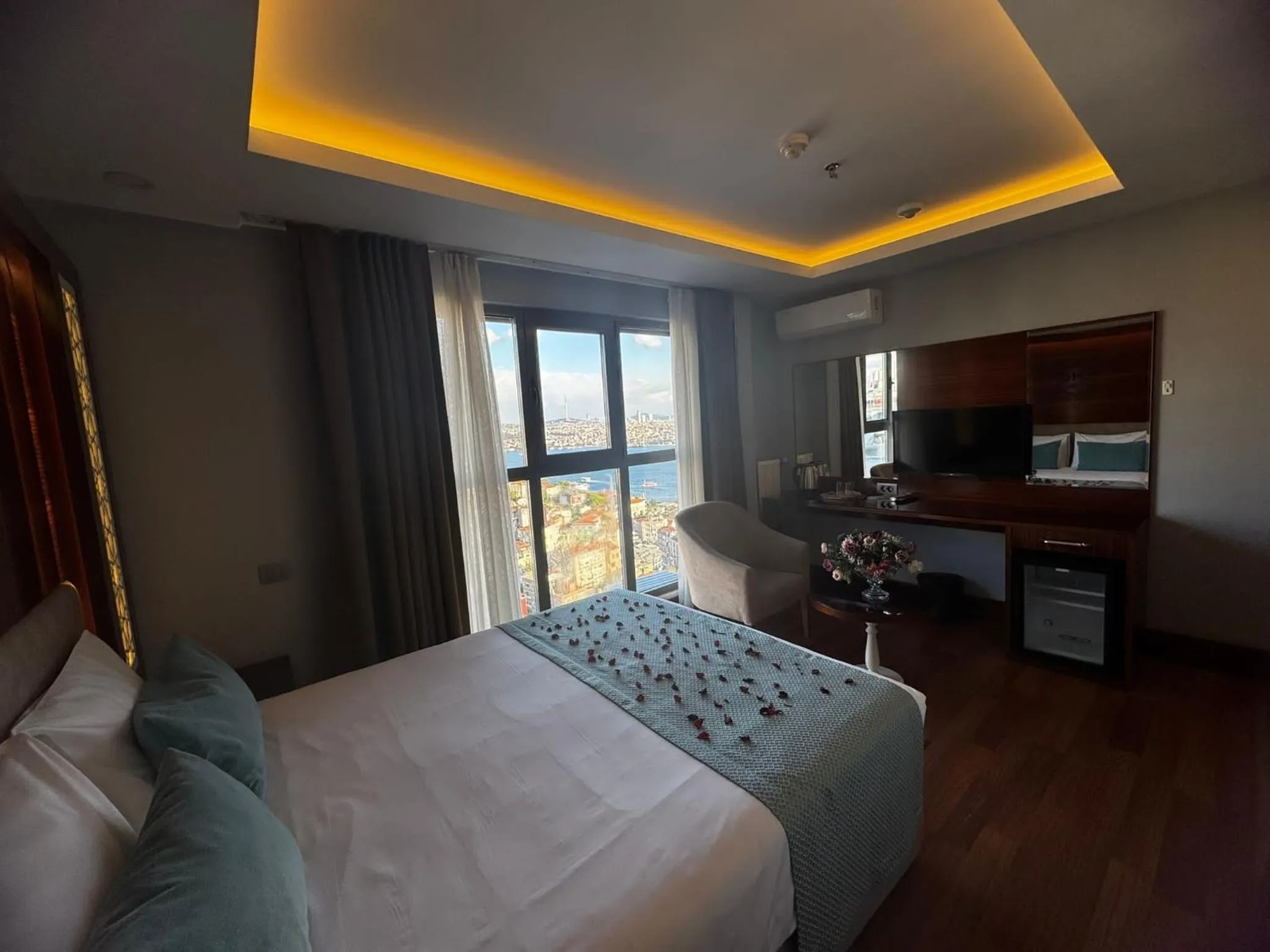 TV and multimedia, Bed in Grand Star Hotel Premium