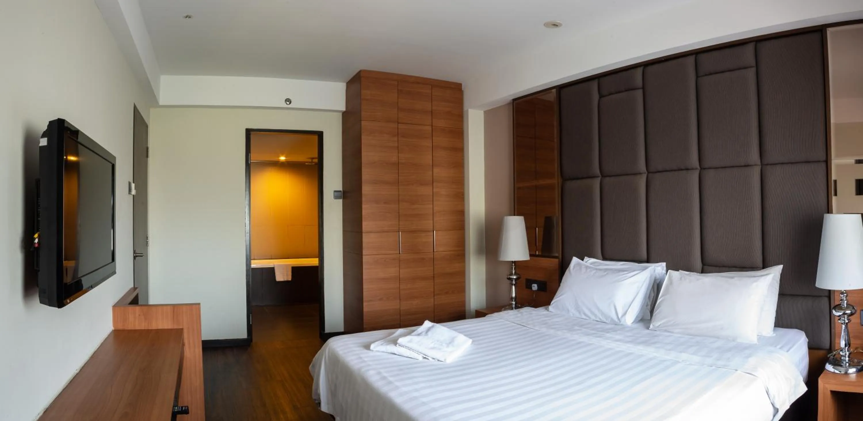 Bedroom, Bed in C'haya Hotel