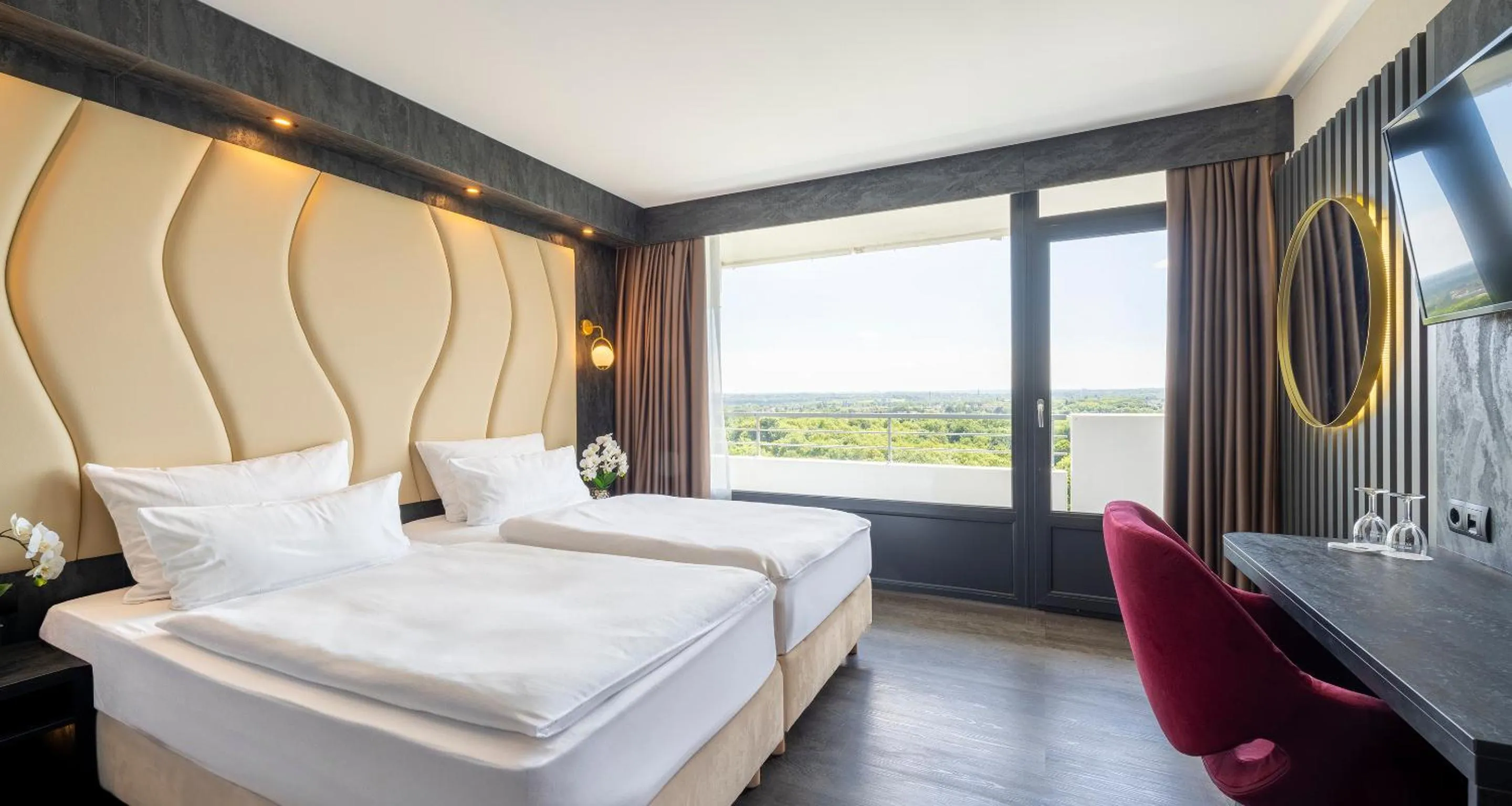 View (from property/room), Bed in PLAZA Hotel Gelsenkirchen