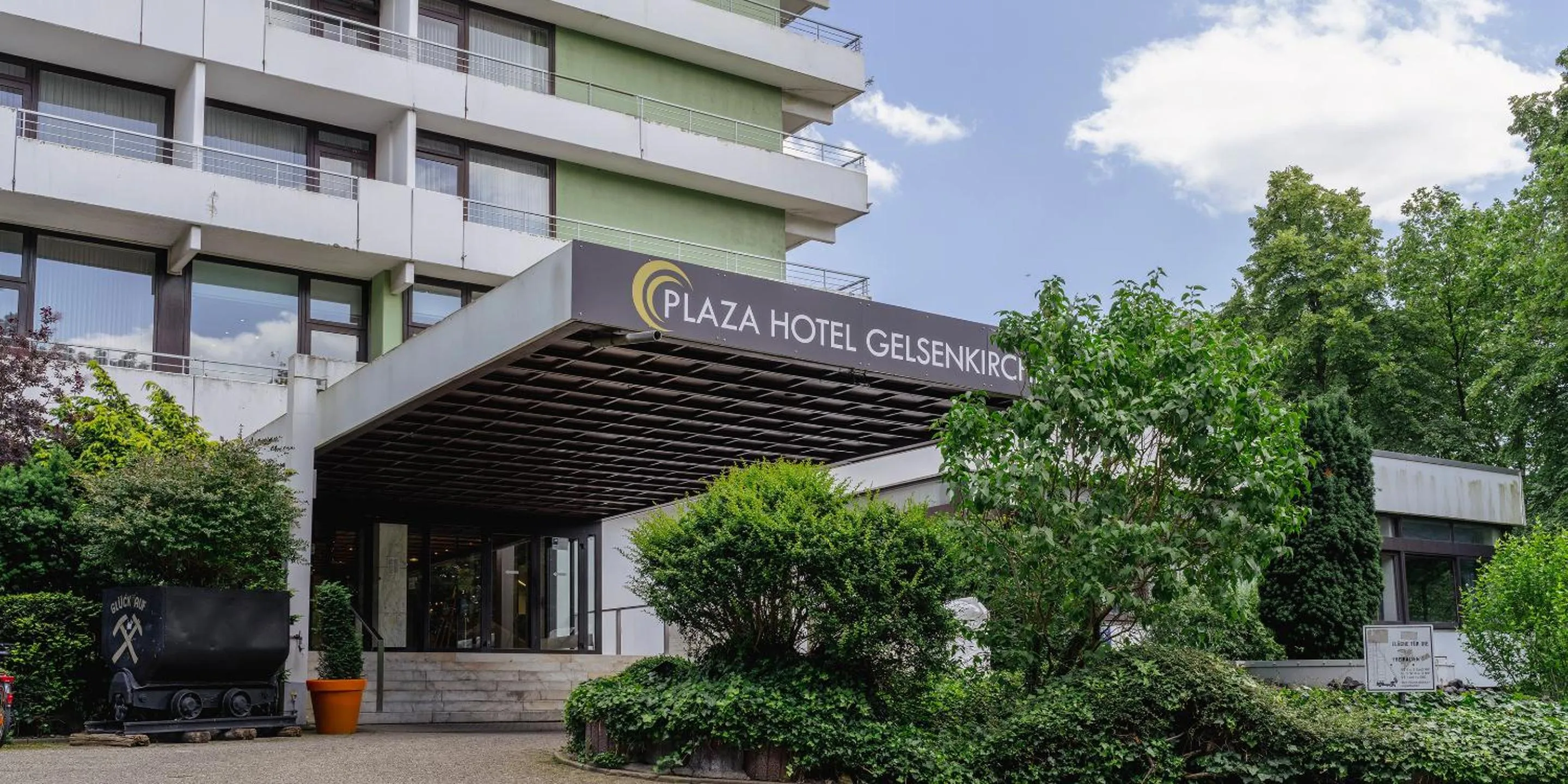 Facade/entrance in PLAZA Hotel Gelsenkirchen