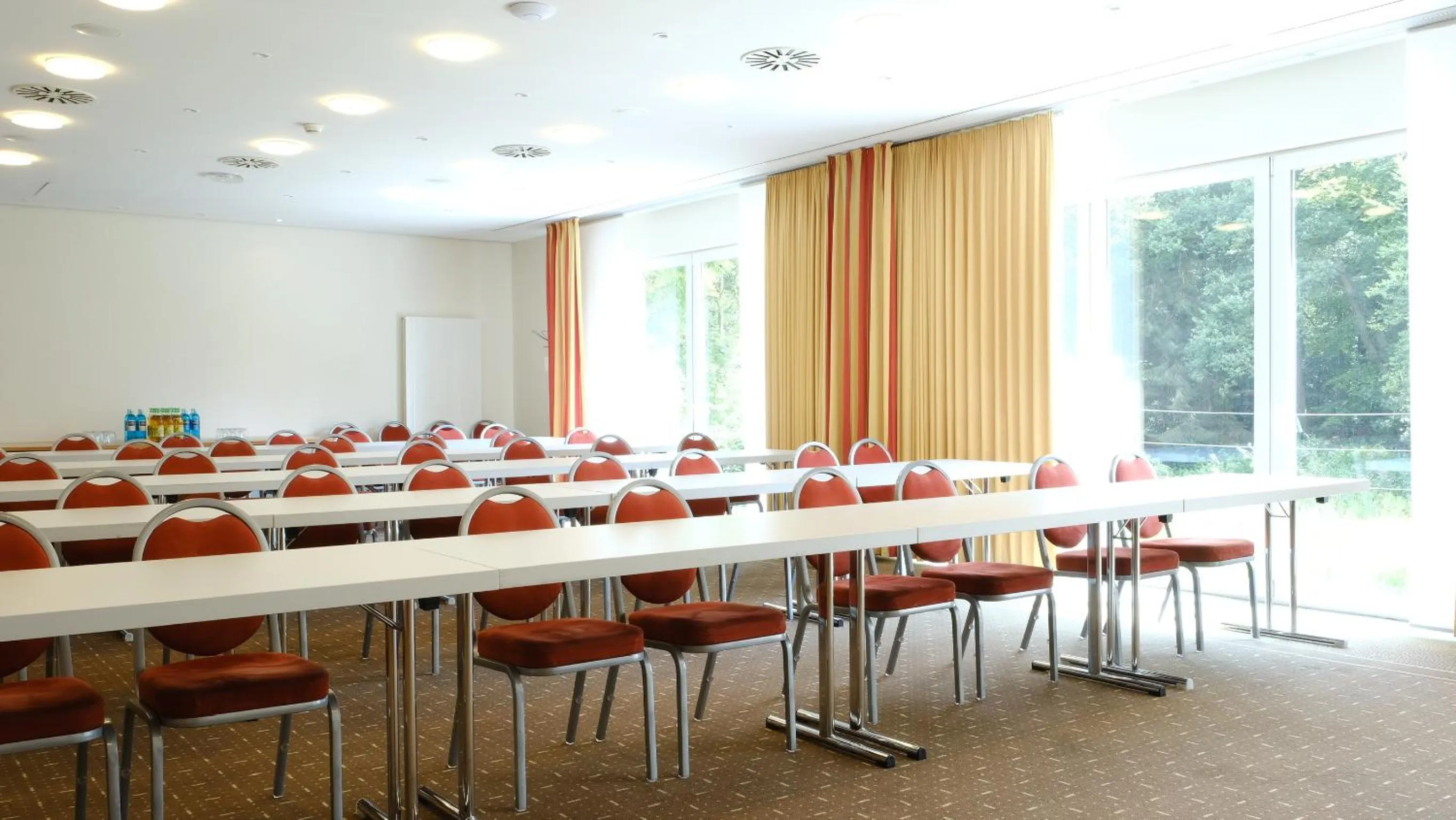 Meeting/conference room in Ramada by Wyndham Duesseldorf Ratingen