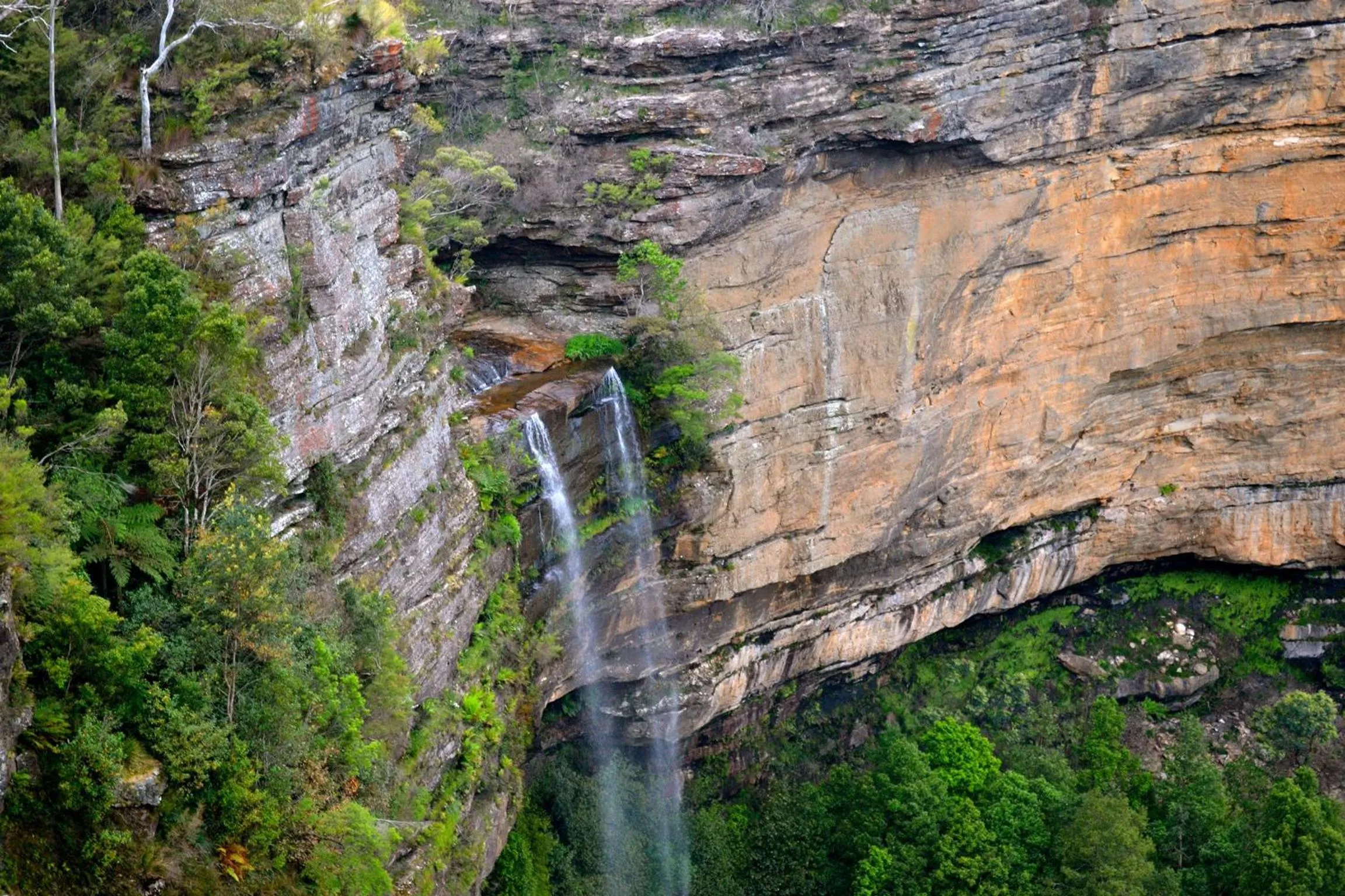 Hiking in Bushman's Motor Inn