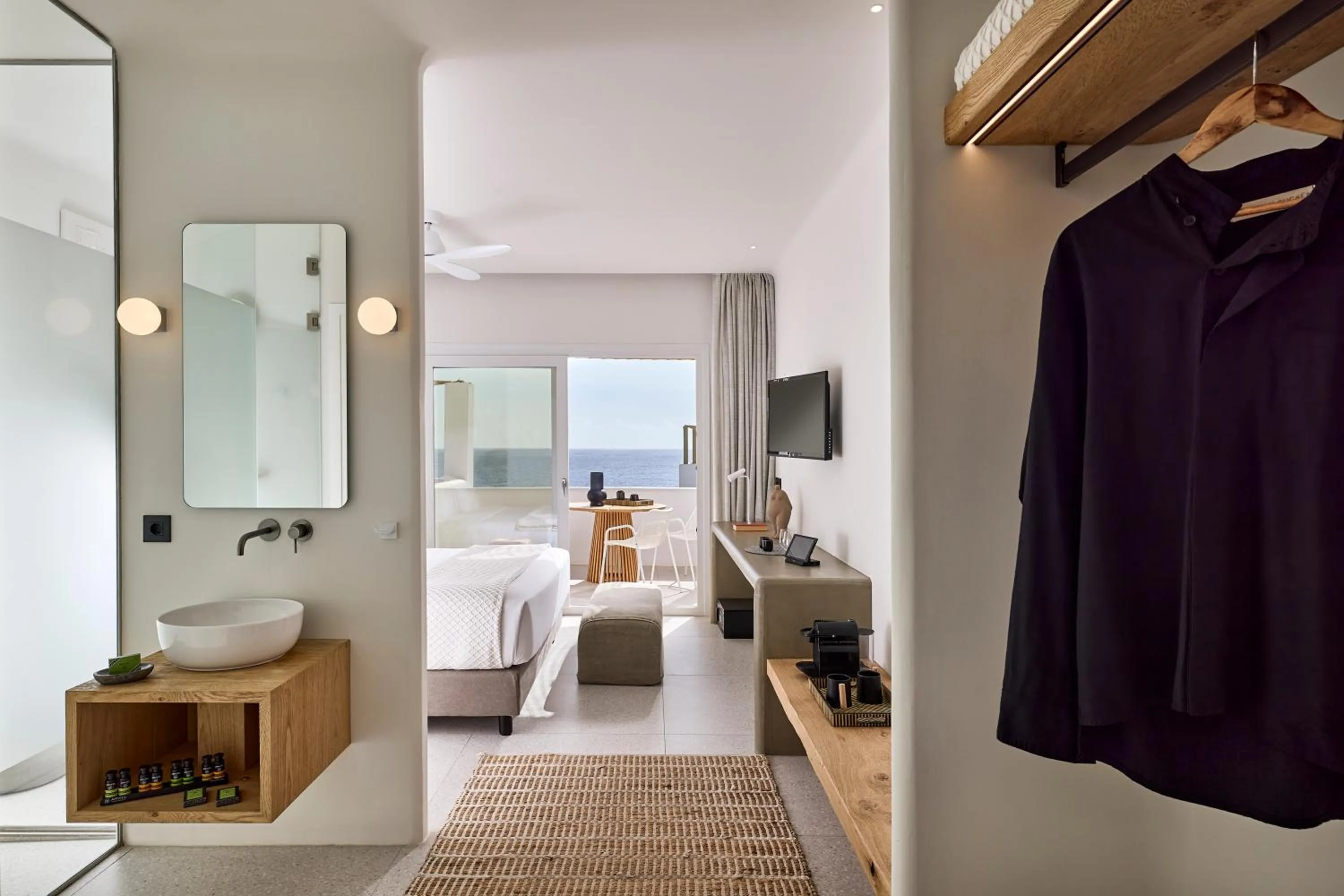 Photo of the whole room, Bed in Artemis Seaside Resort