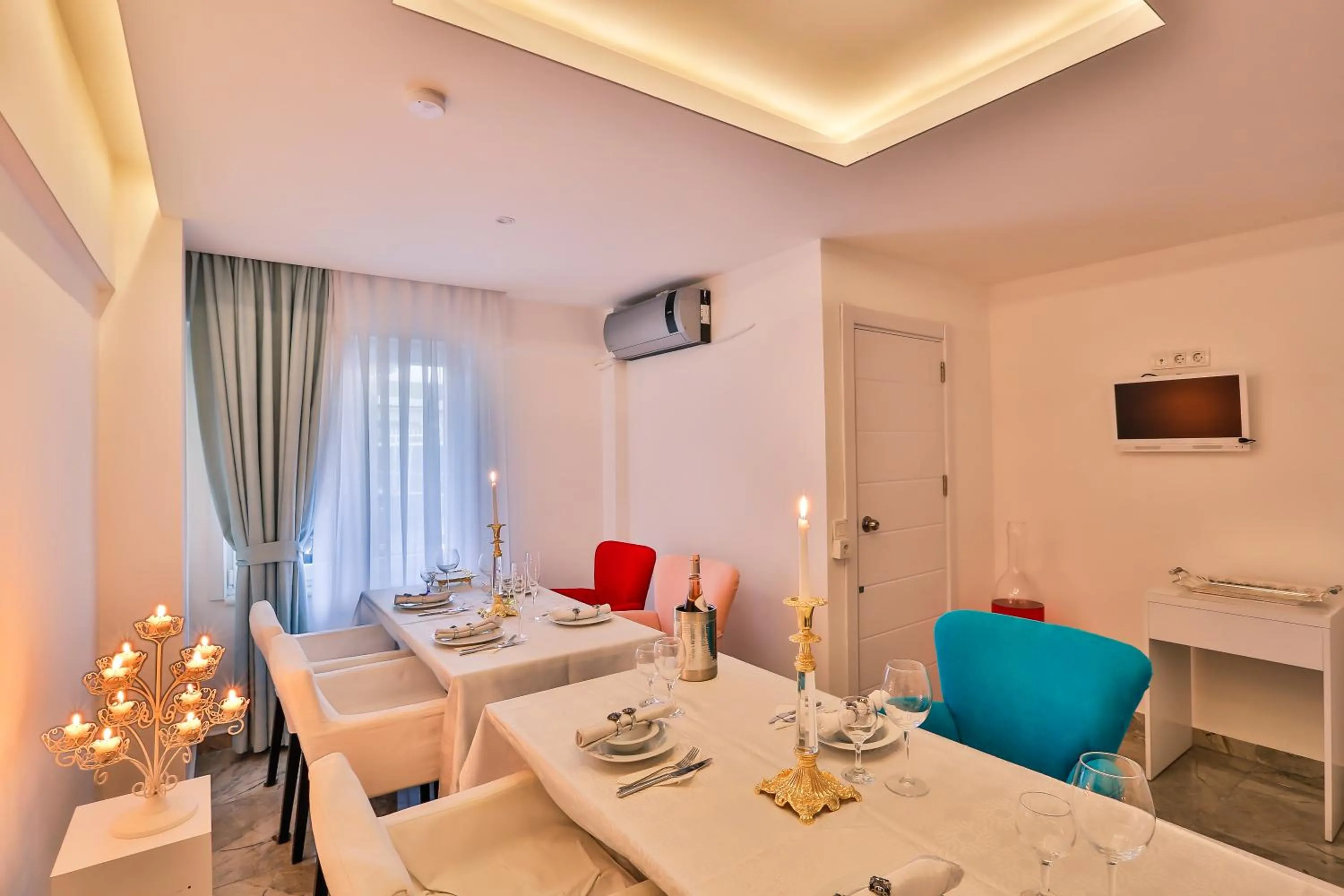 Restaurant/places to eat in Bellezza Hotel Ortakoy