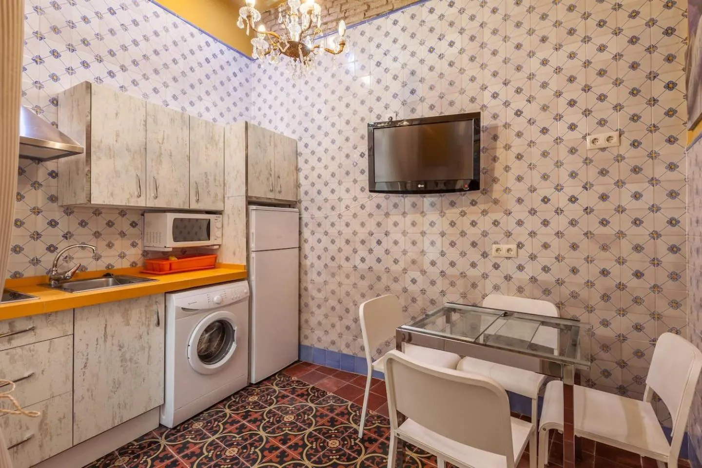 Kitchen or kitchenette in PuraSevilla apartments