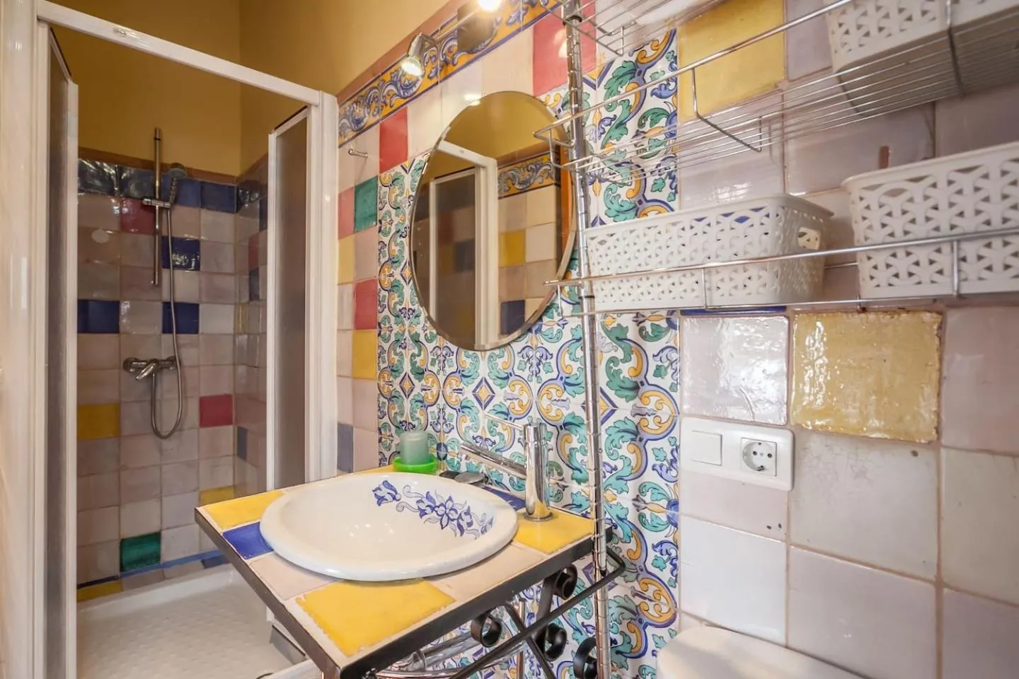 Bathroom in PuraSevilla apartments