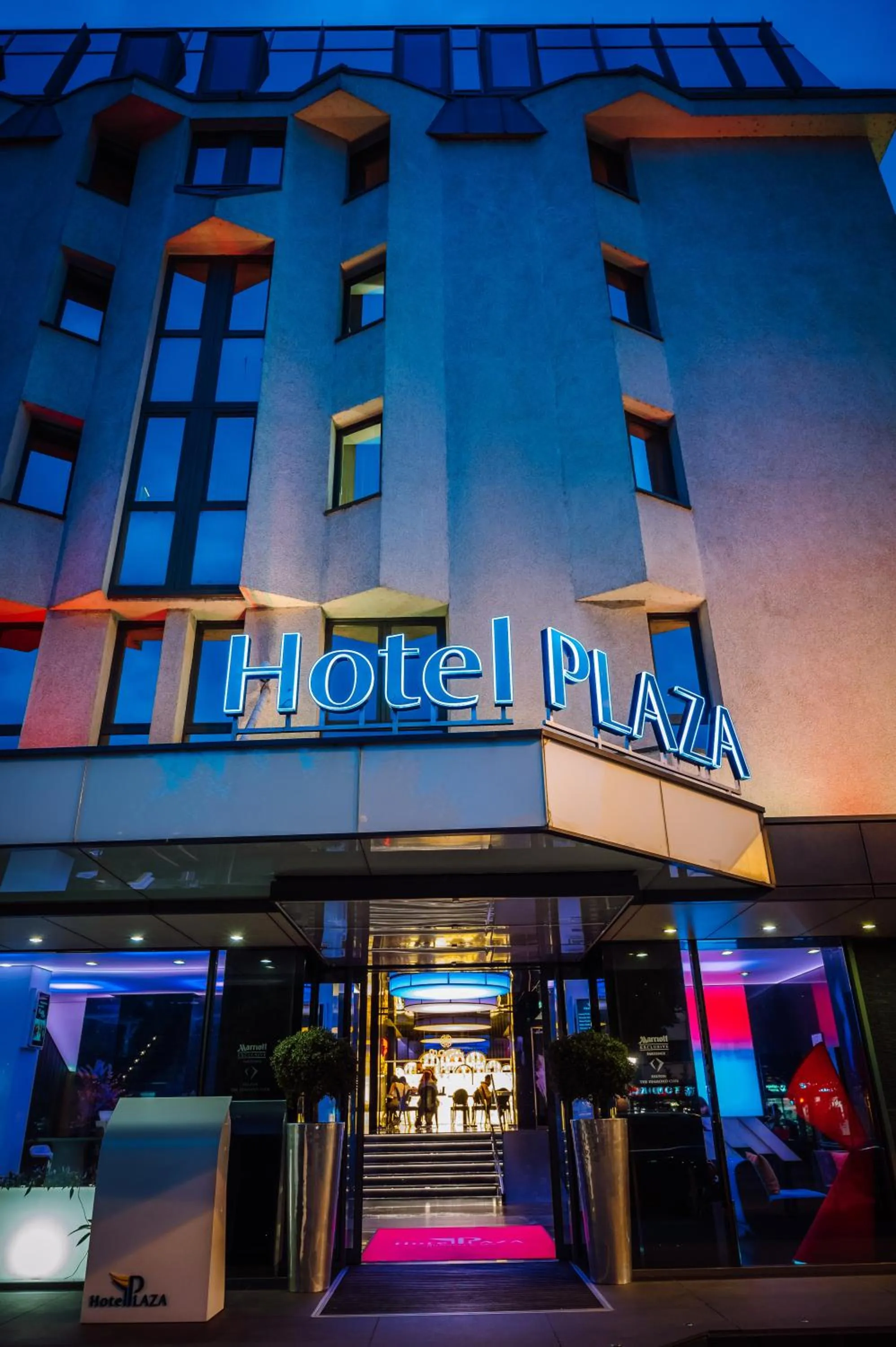 Plaza V Executive Hotel