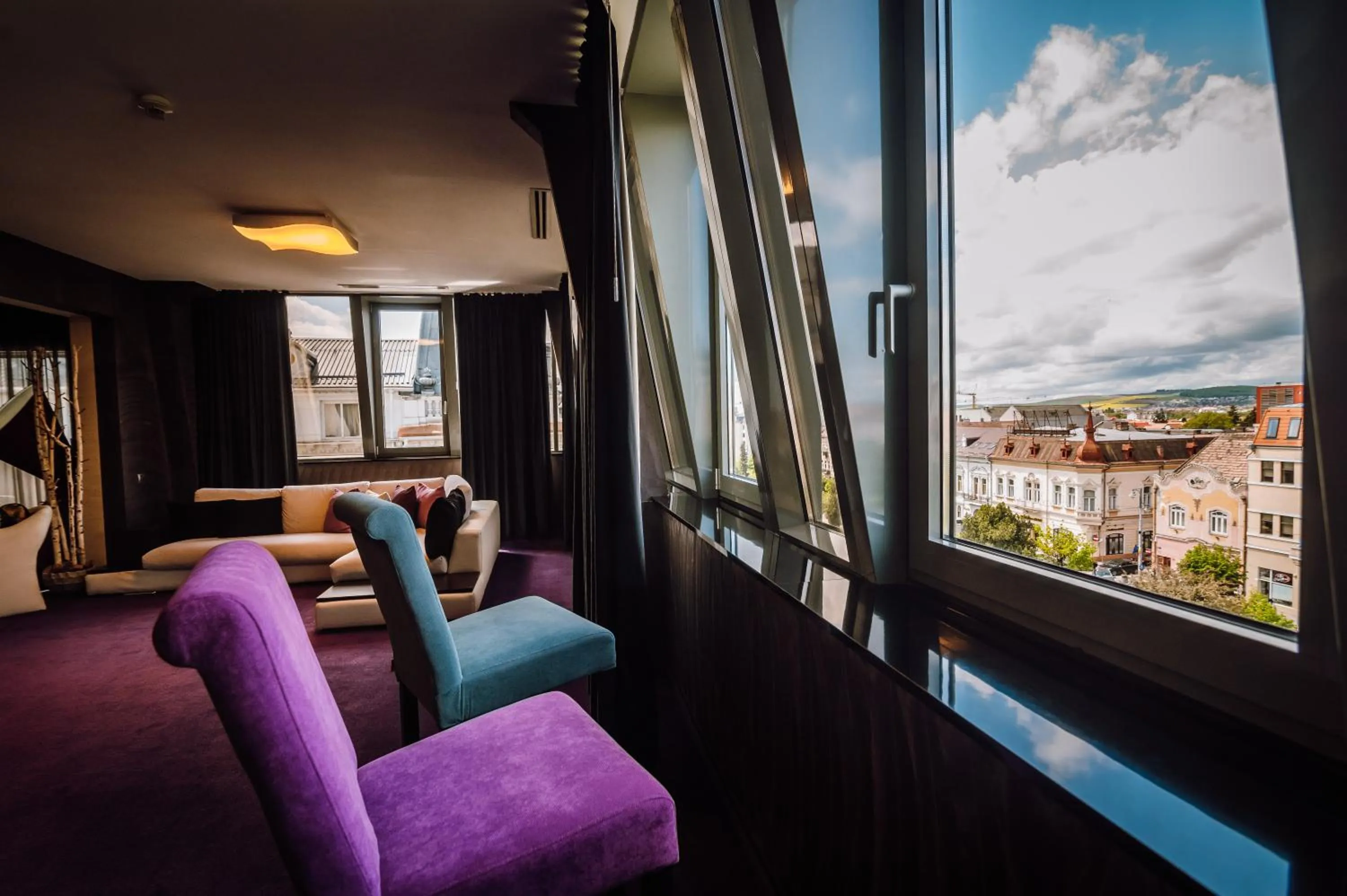 Plaza V Executive Hotel