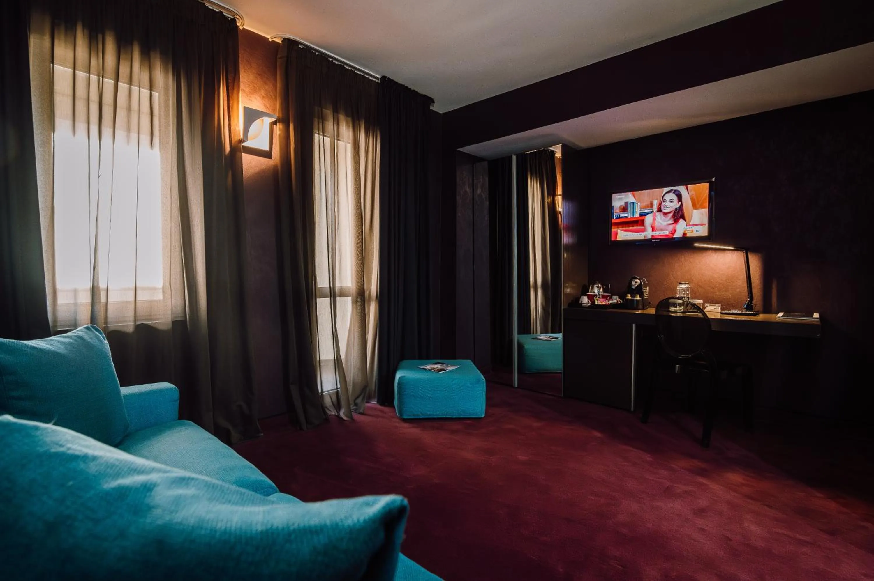 Plaza V Executive Hotel