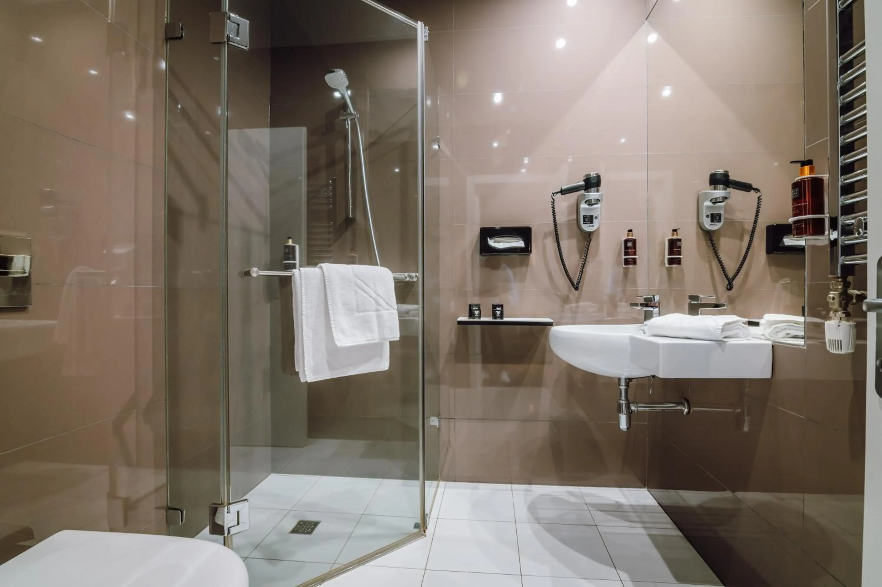 Plaza V Executive Hotel