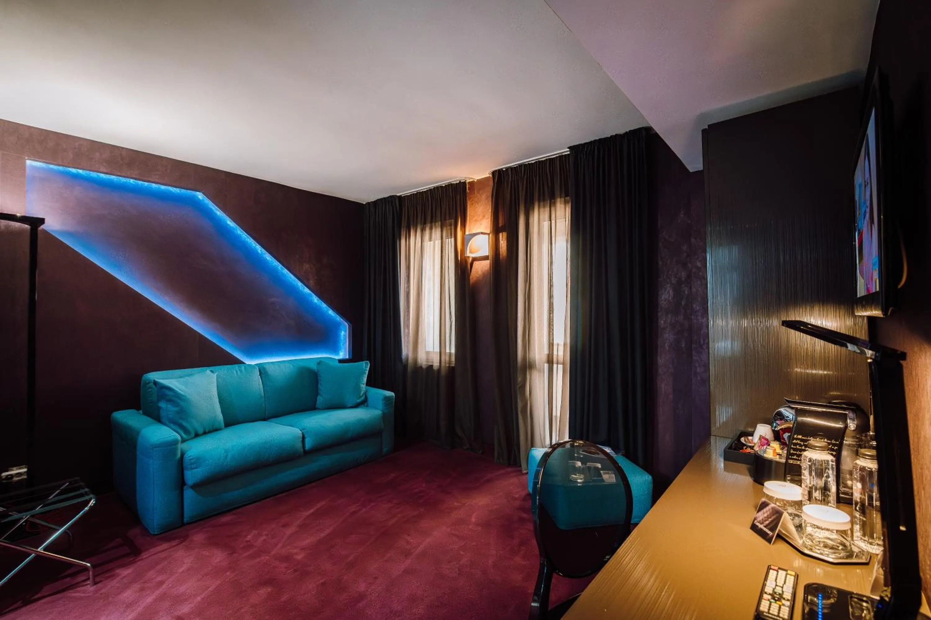 Plaza V Executive Hotel