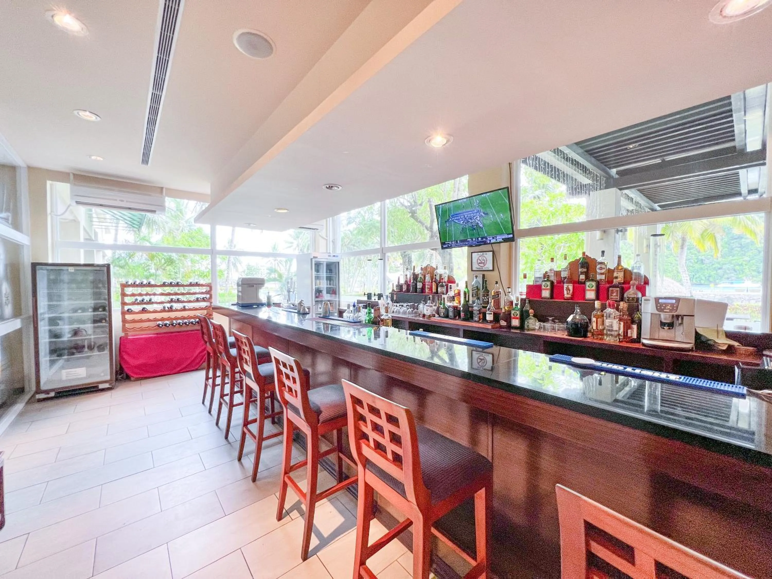 Lounge or bar in Palau Royal Resort