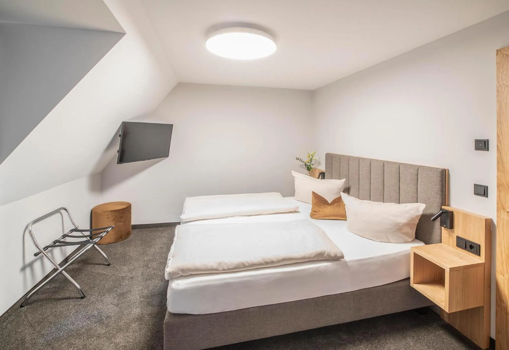 Bed in Langwieder See