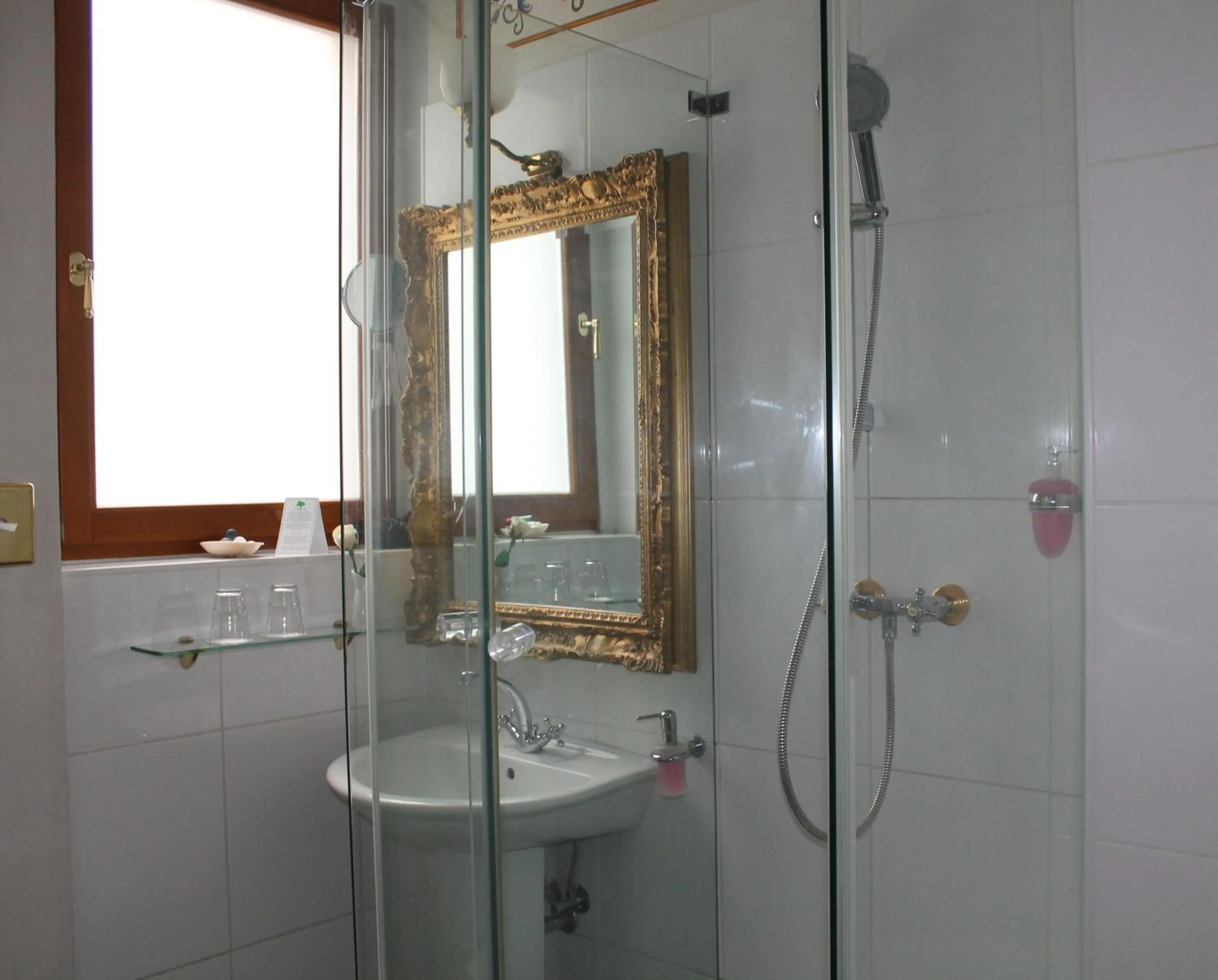 Bathroom in Albergo City Hotel Berlin