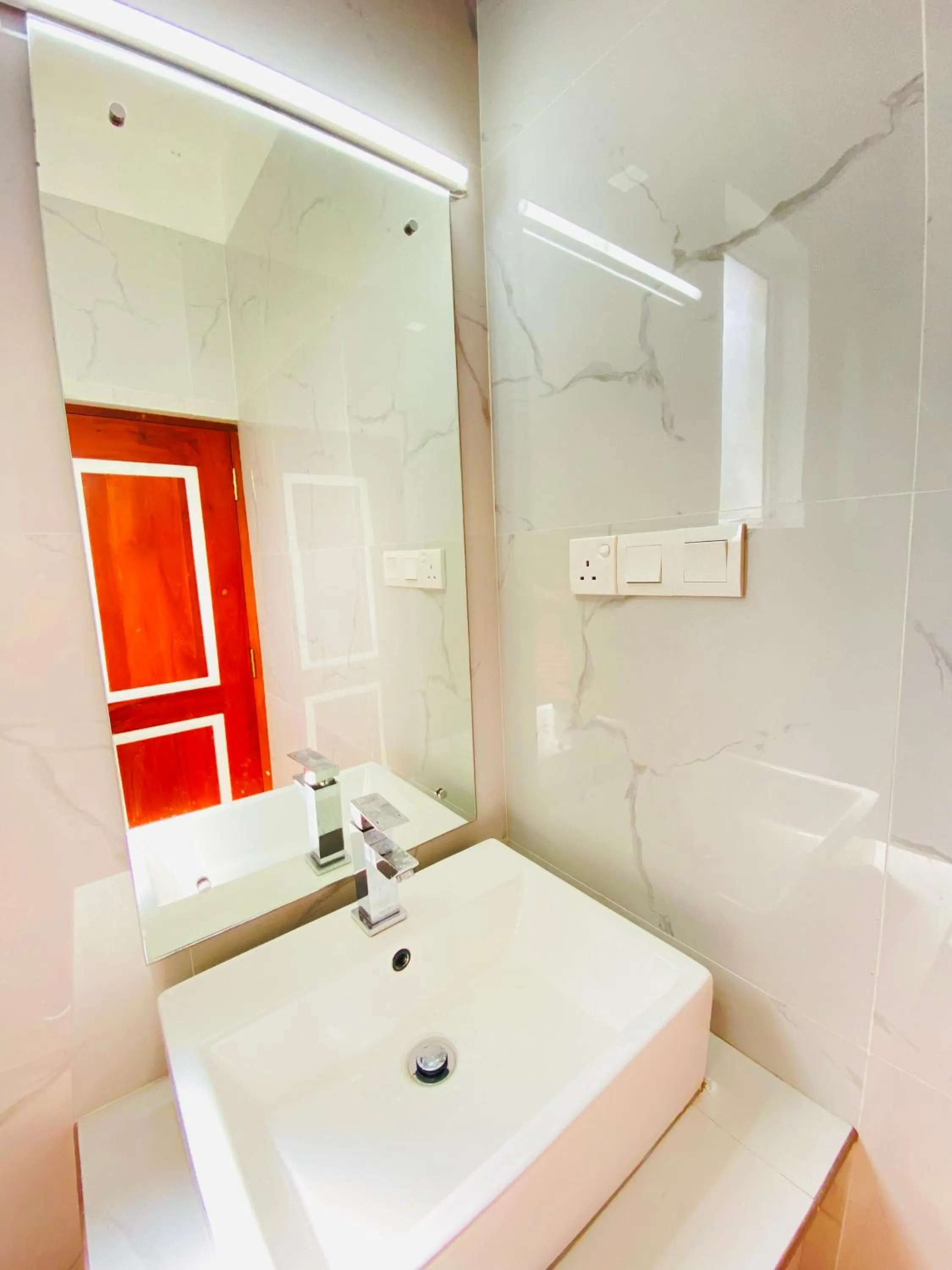 Srimadis Villa near Airport - Negombo