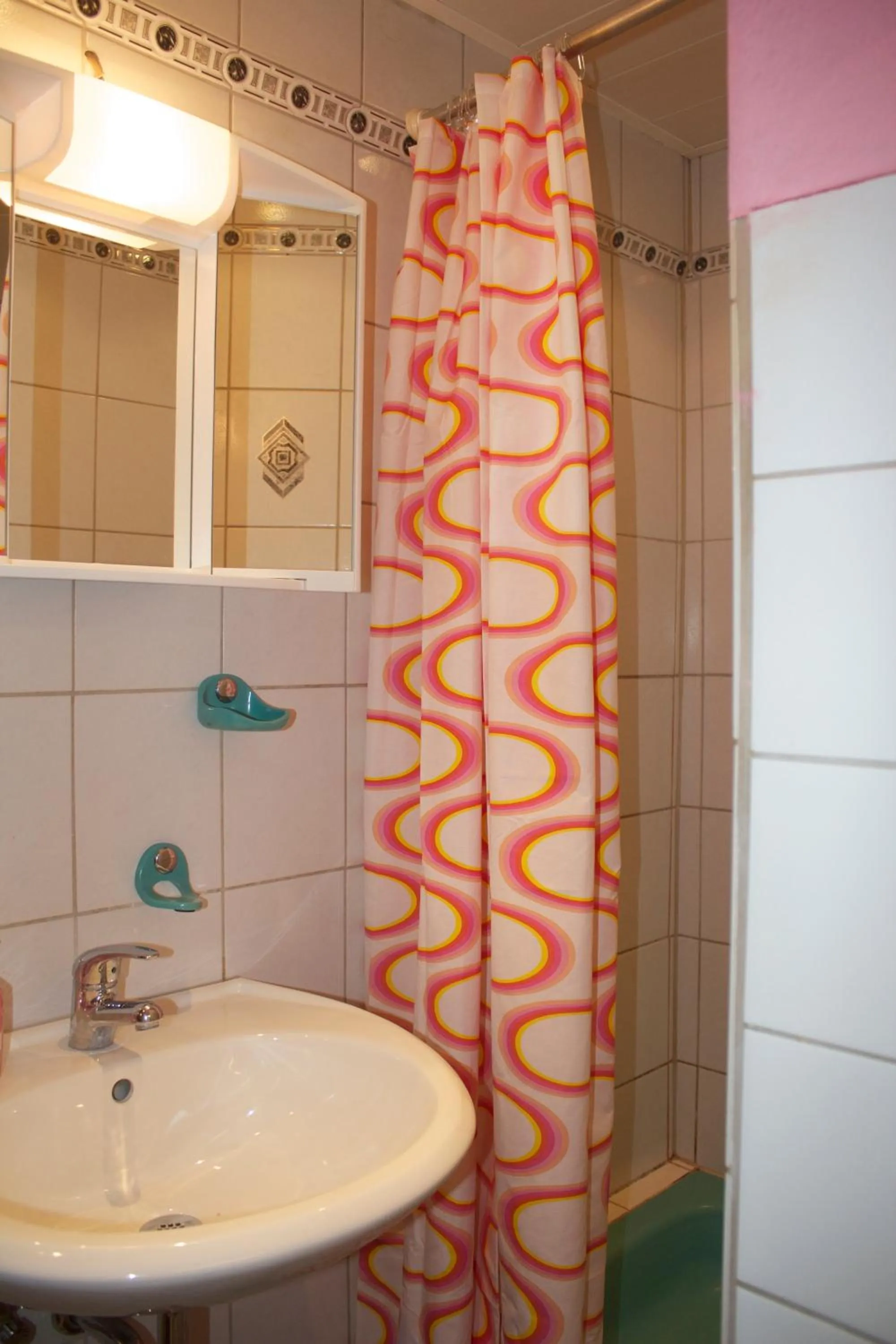 Bathroom in Belle Vue Apartrooms