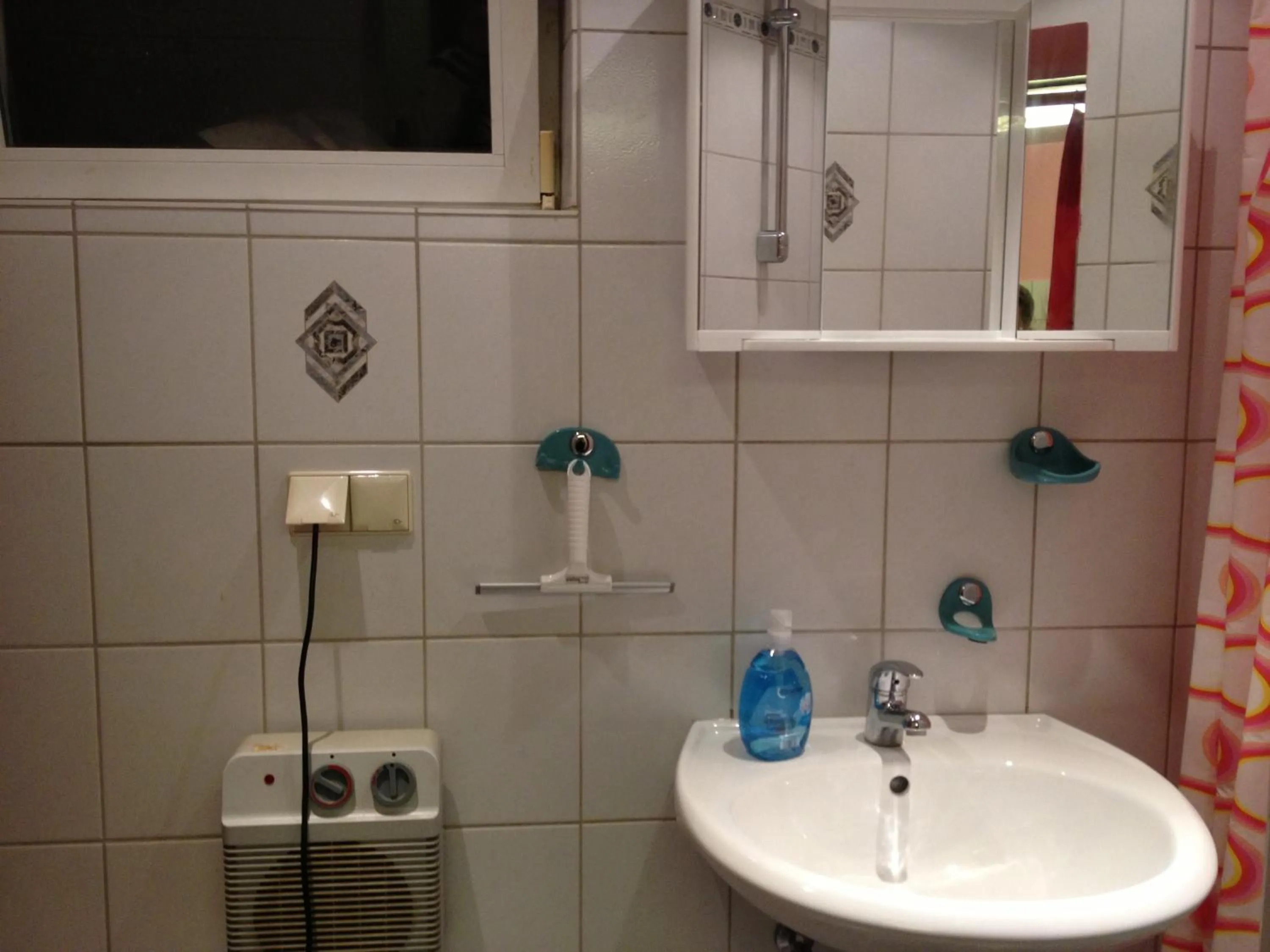 Bathroom in Belle Vue Apartrooms