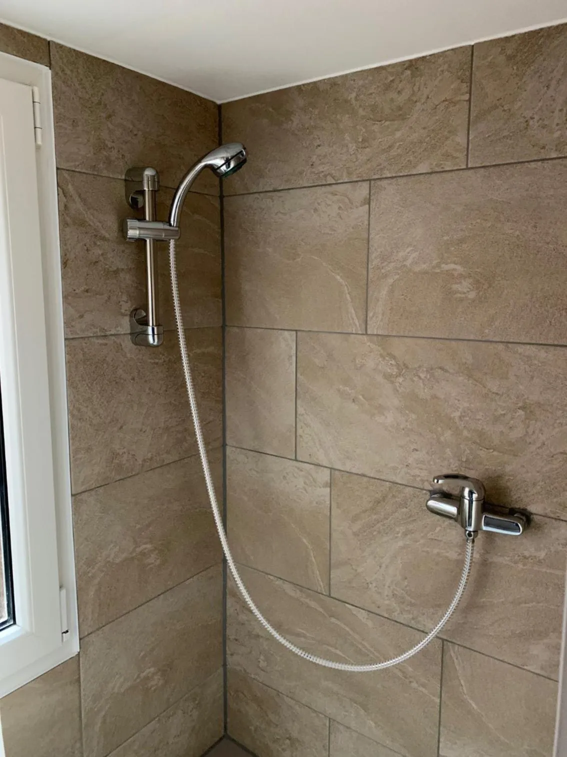 Bathroom in Belle Vue Apartrooms