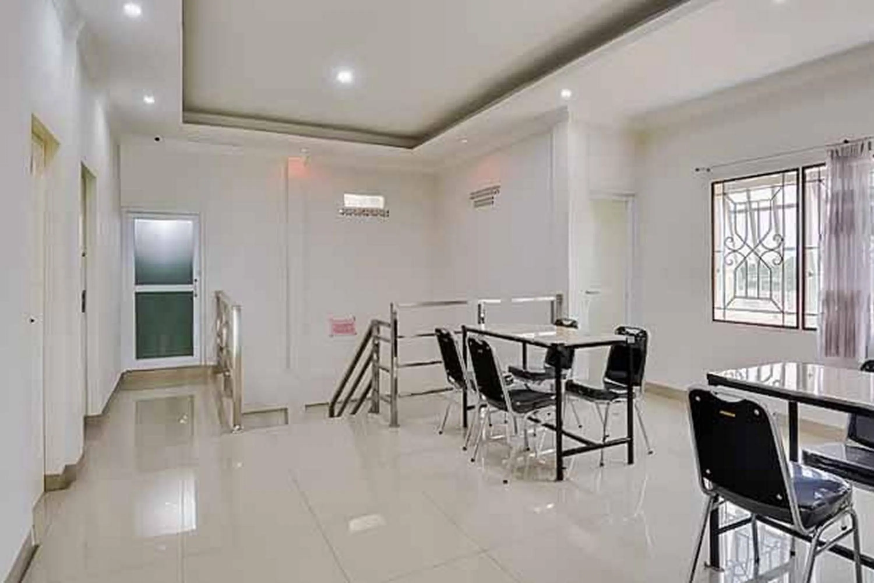 RedDoorz near Palembang Airport 2