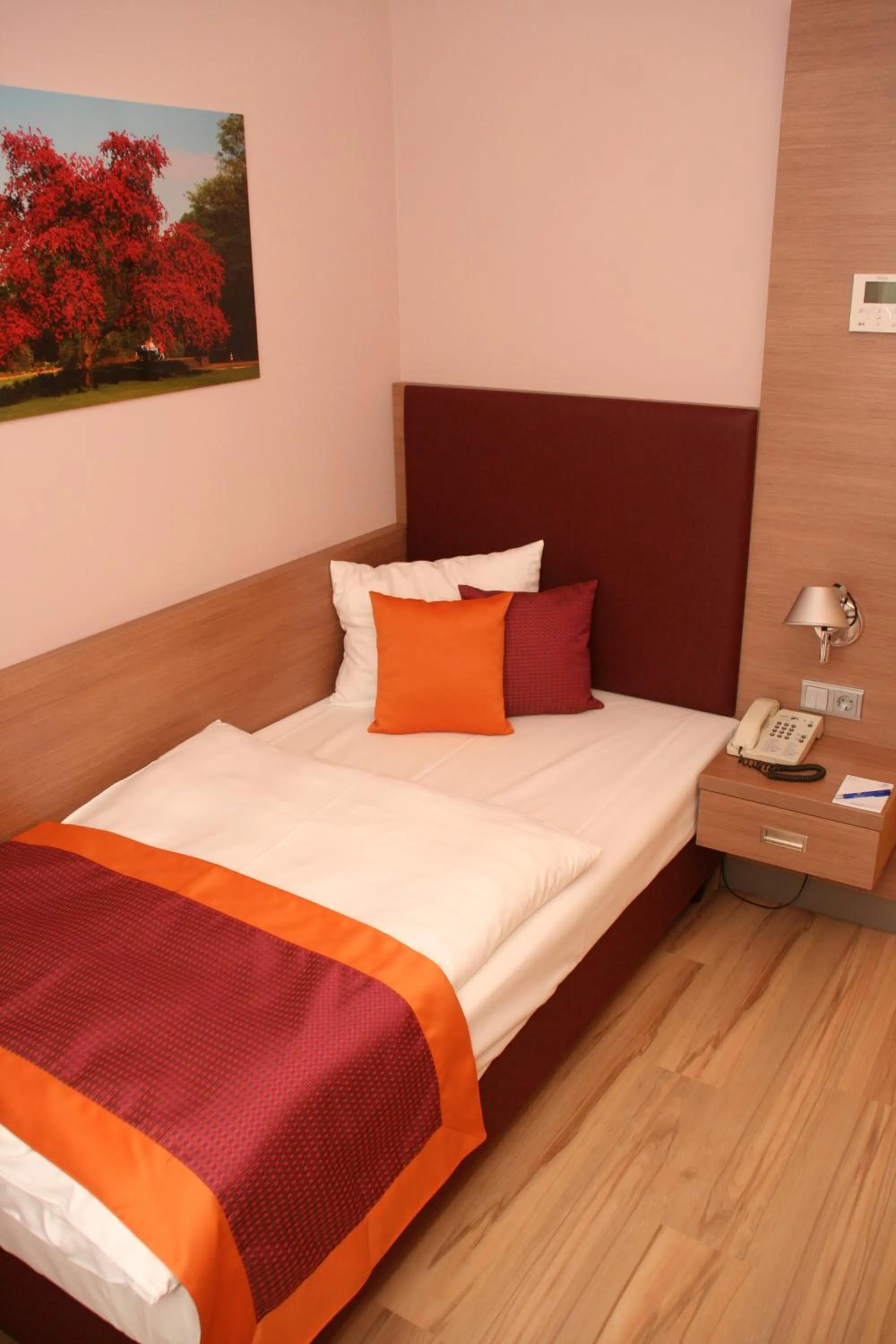 Photo of the whole room, Bed in Congress Hotel am Stadtpark