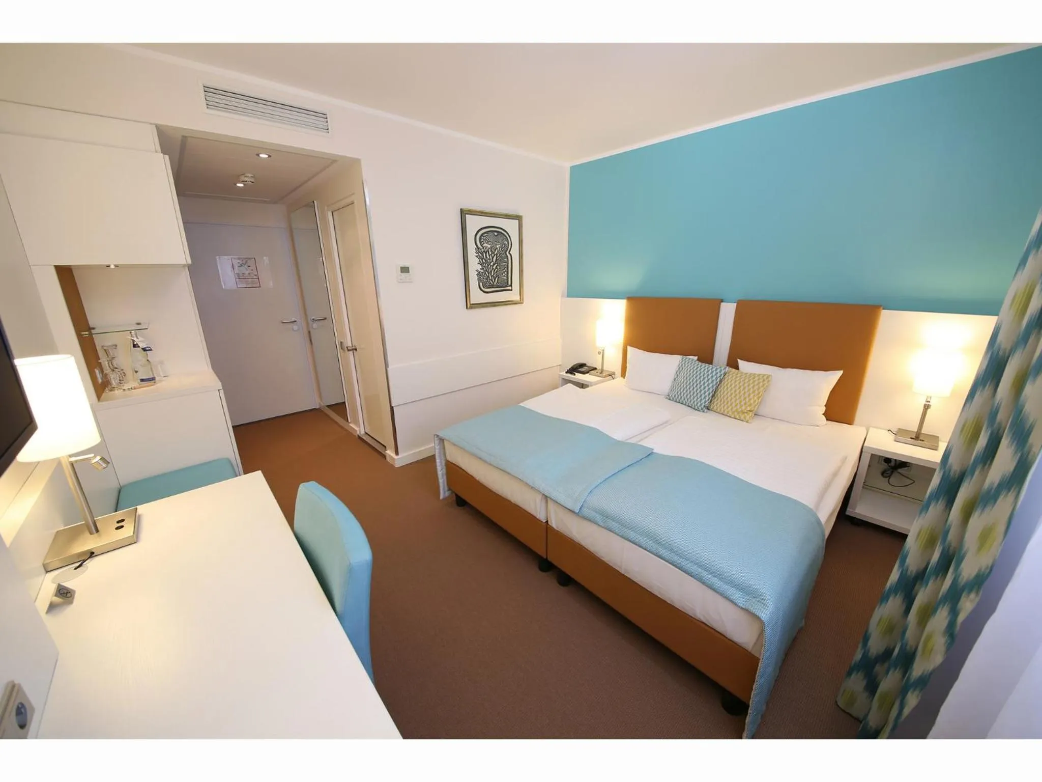 Photo of the whole room, Bed in Congress Hotel am Stadtpark