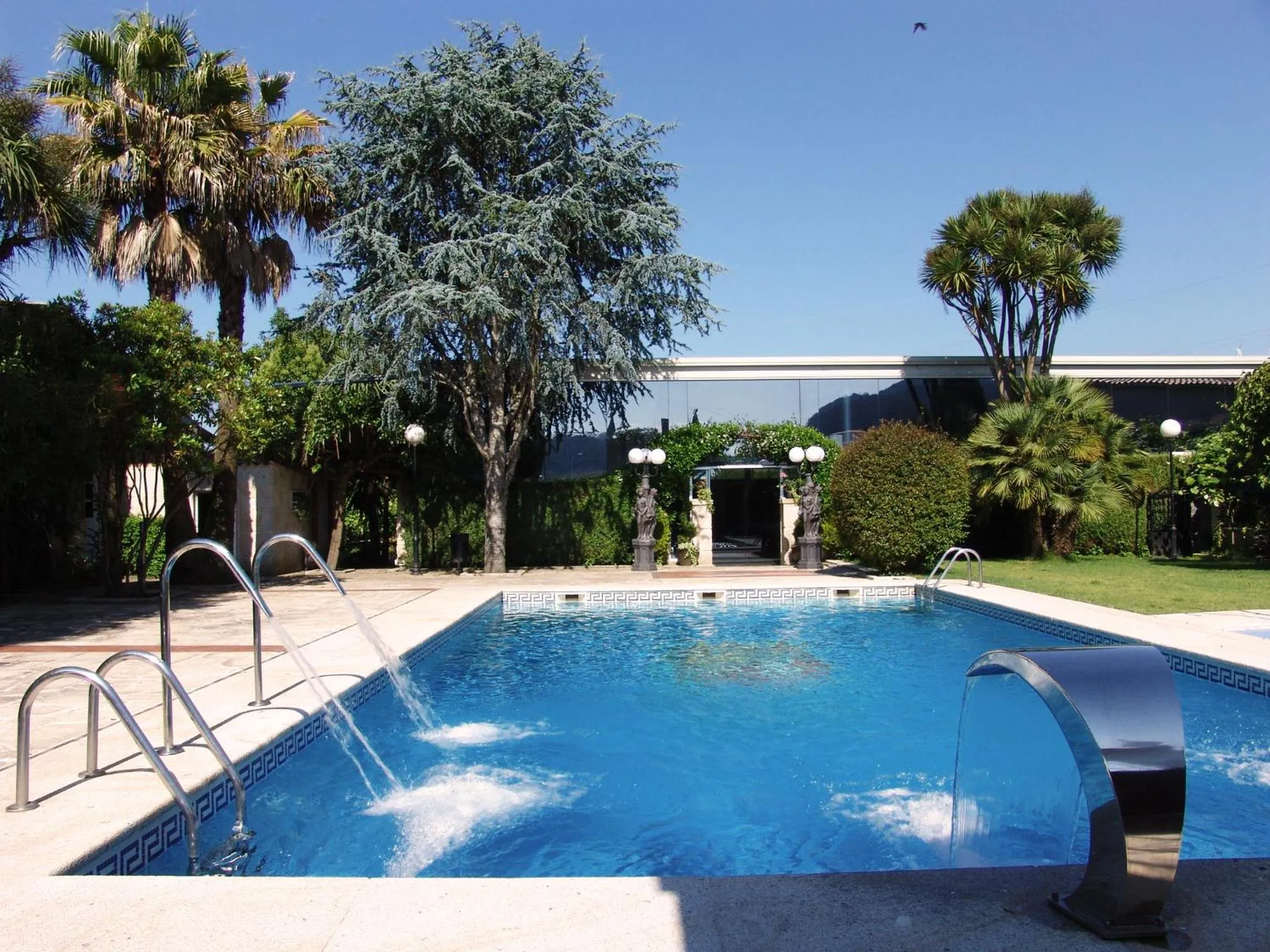 Swimming pool in Hotel Sena