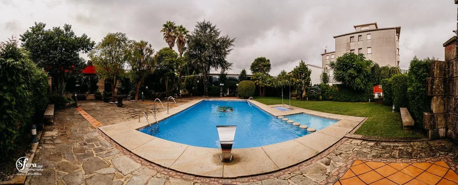 Swimming pool in Hotel Sena