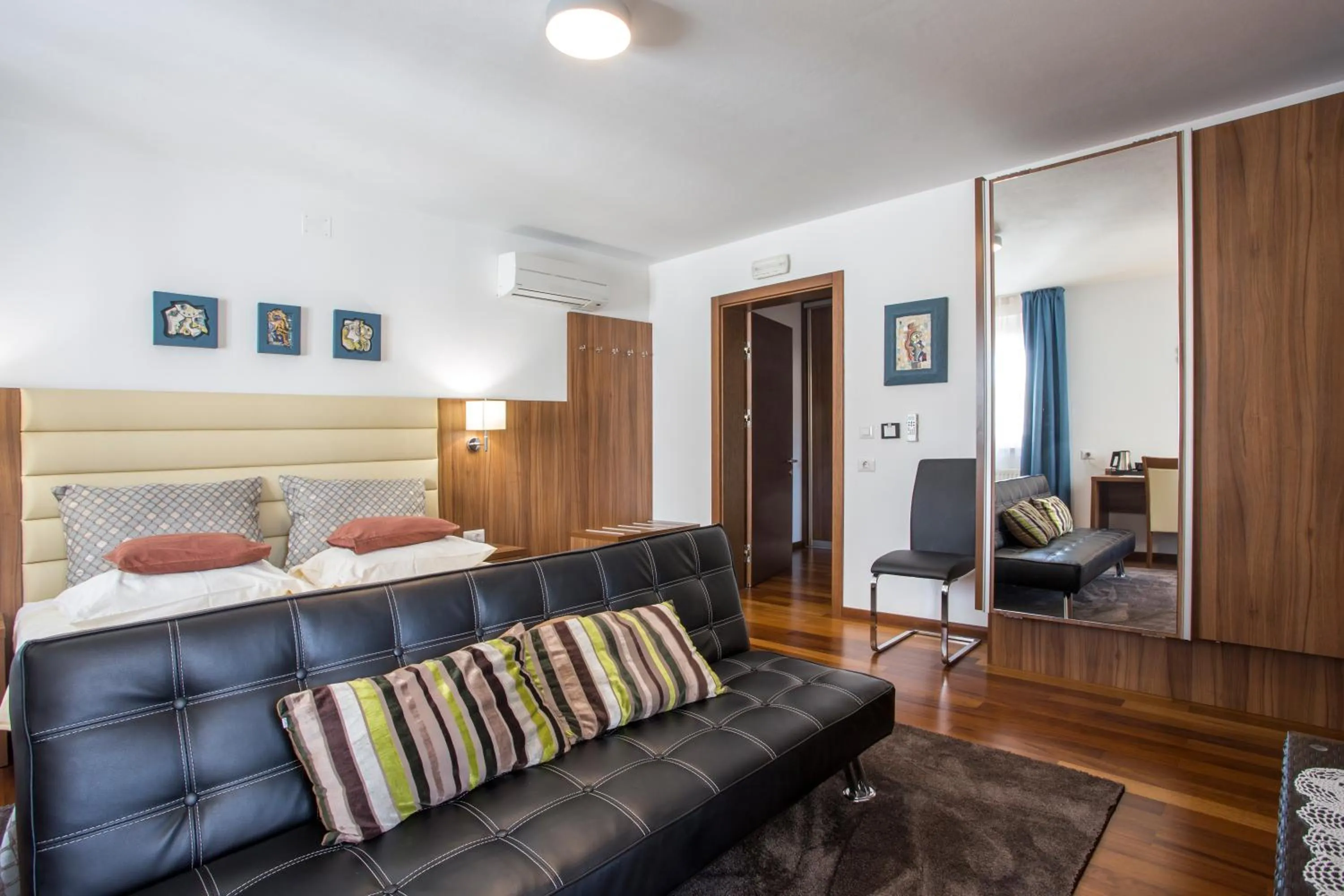 Toilet, Bed in Residence Villa Karda