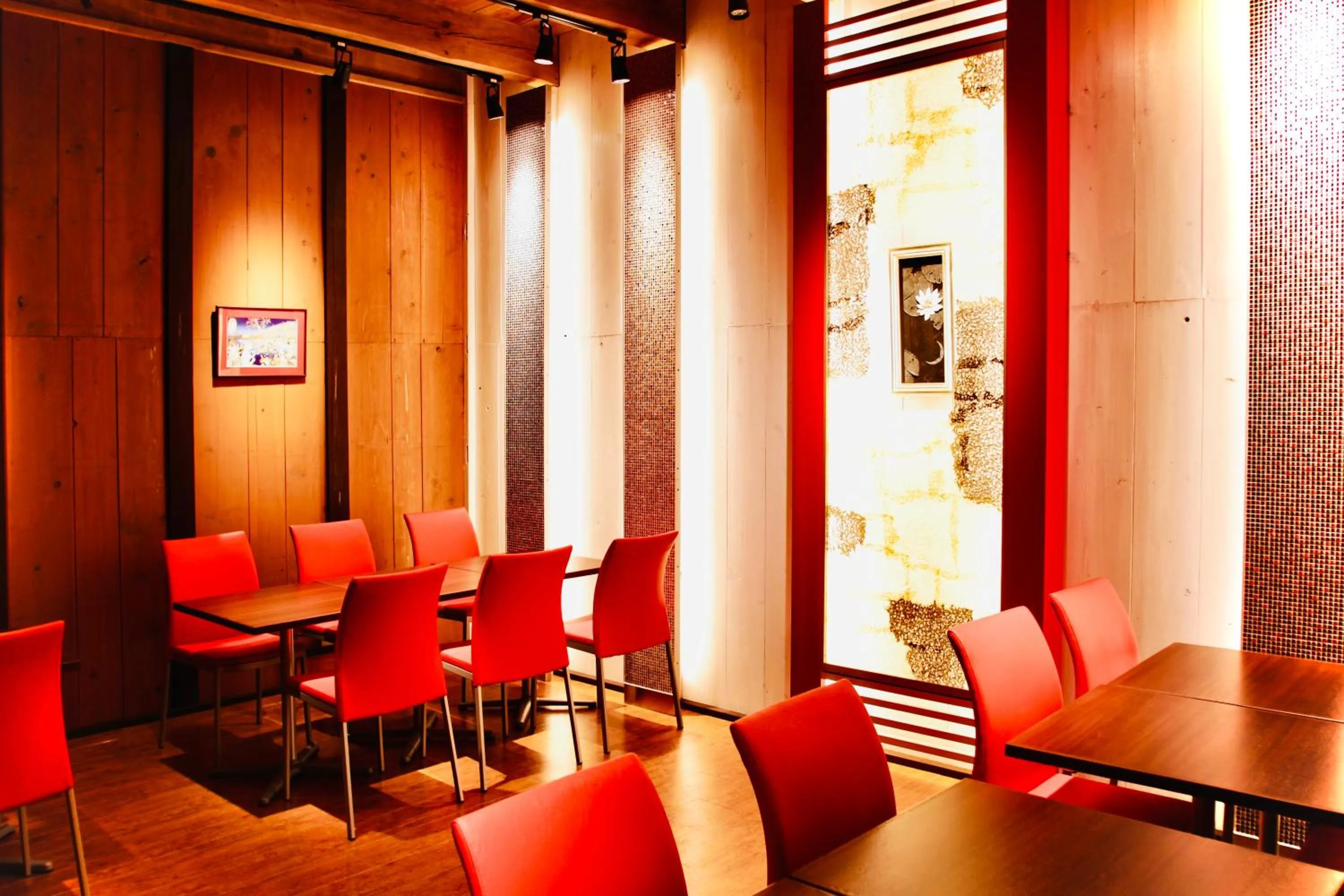 Restaurant/places to eat in HOTEL SOSHA