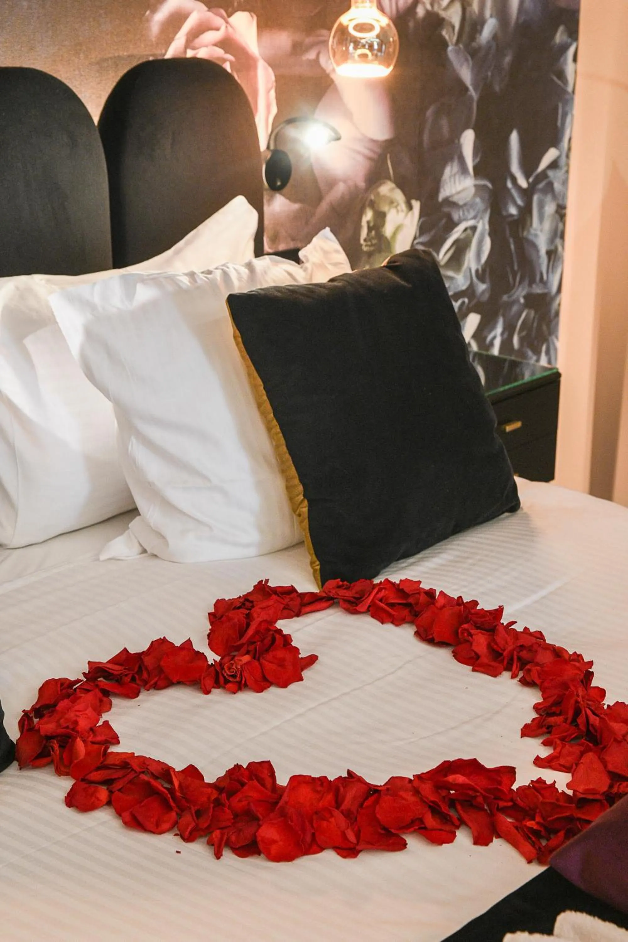 Bed in Domaine de Suzel Hôtel & Spa