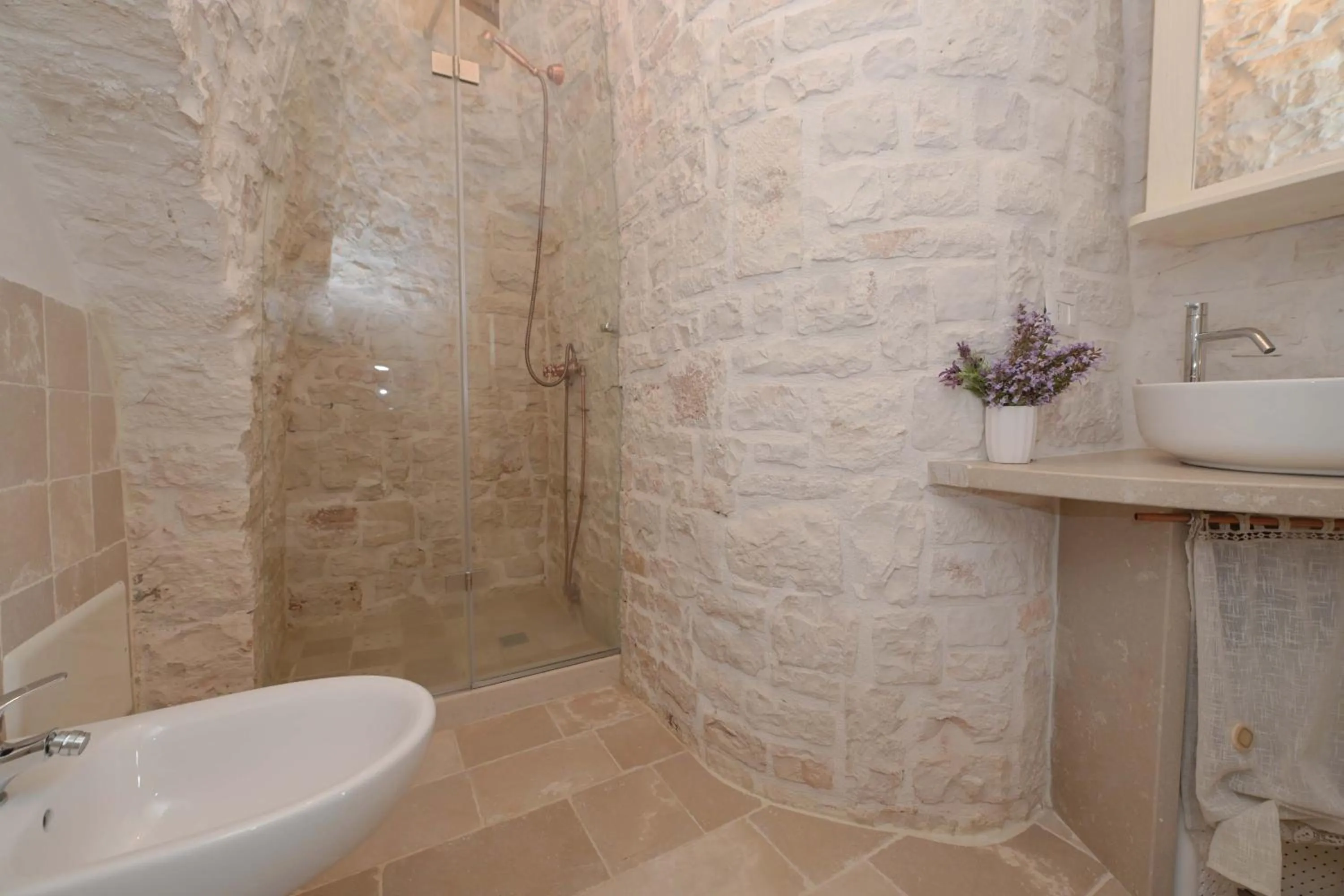 Shower in Resort Masseria Cecato