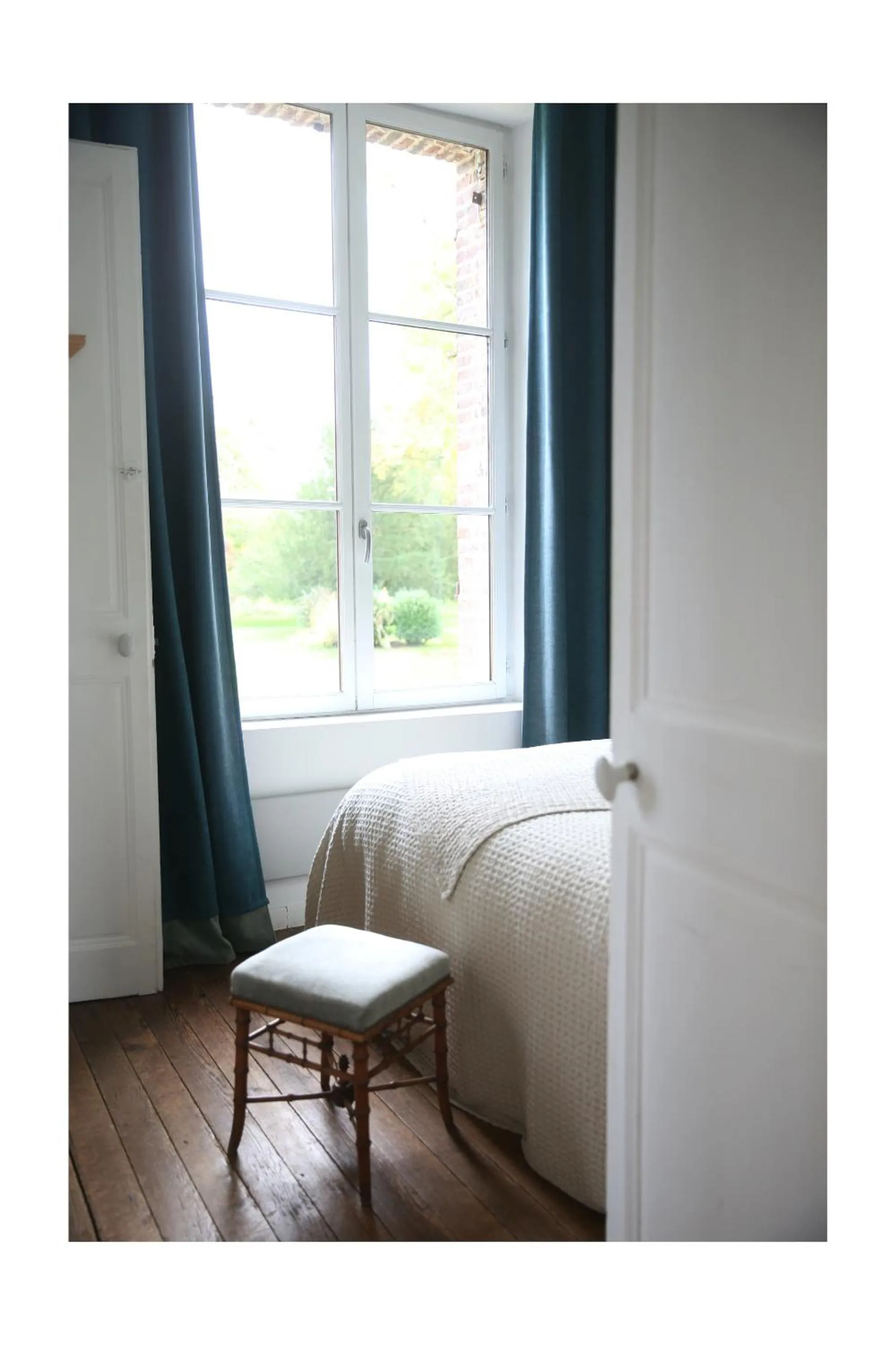 Bedroom, Bed in Château d'Harcelaines