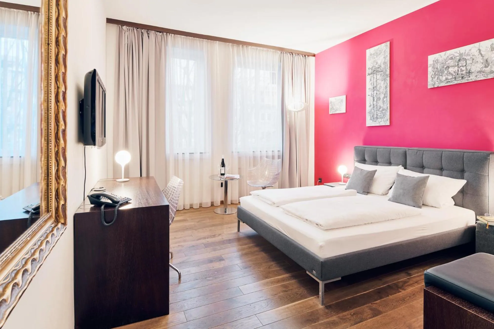 Photo of the whole room, Bed in art Hotel Tucholsky