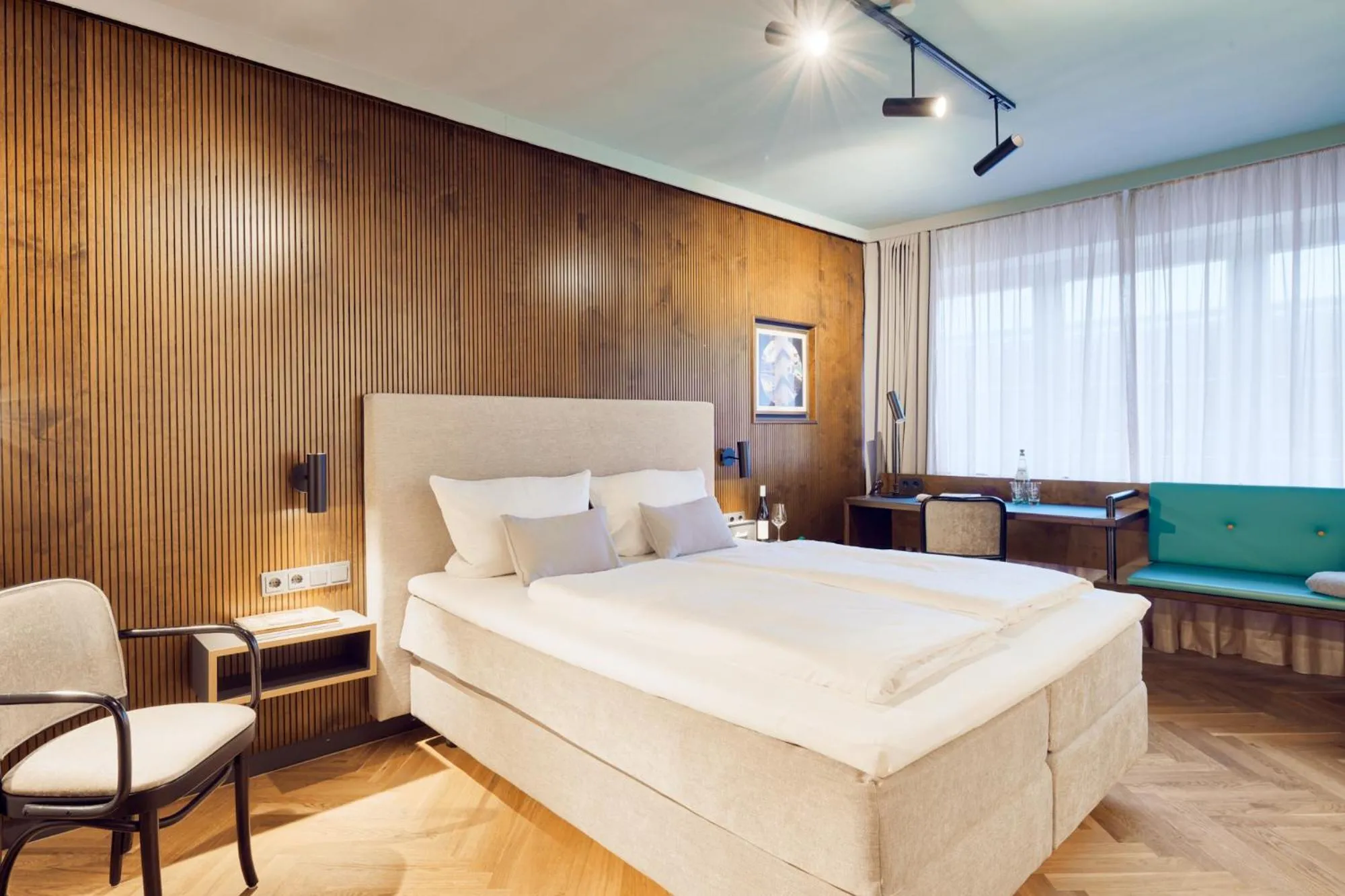 Photo of the whole room, Bed in art Hotel Tucholsky