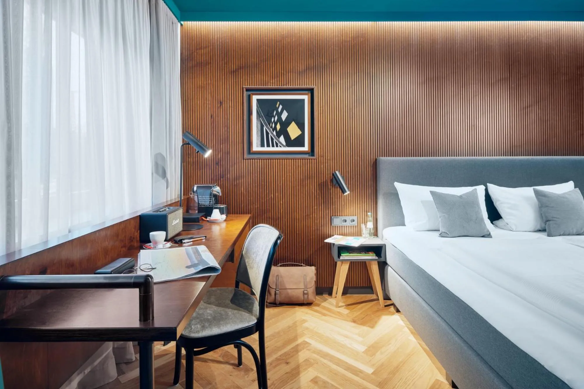 hair dresser, Bed in art Hotel Tucholsky