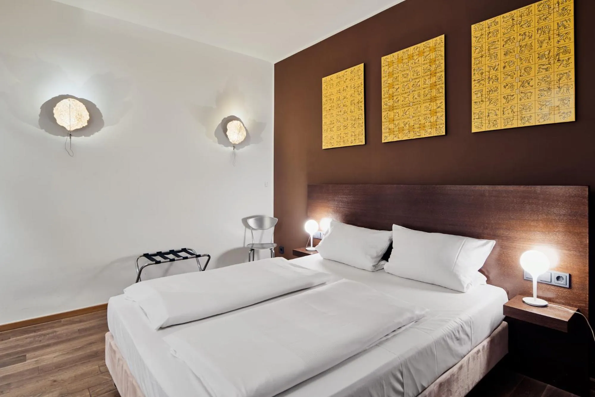 Photo of the whole room, Bed in art Hotel Tucholsky