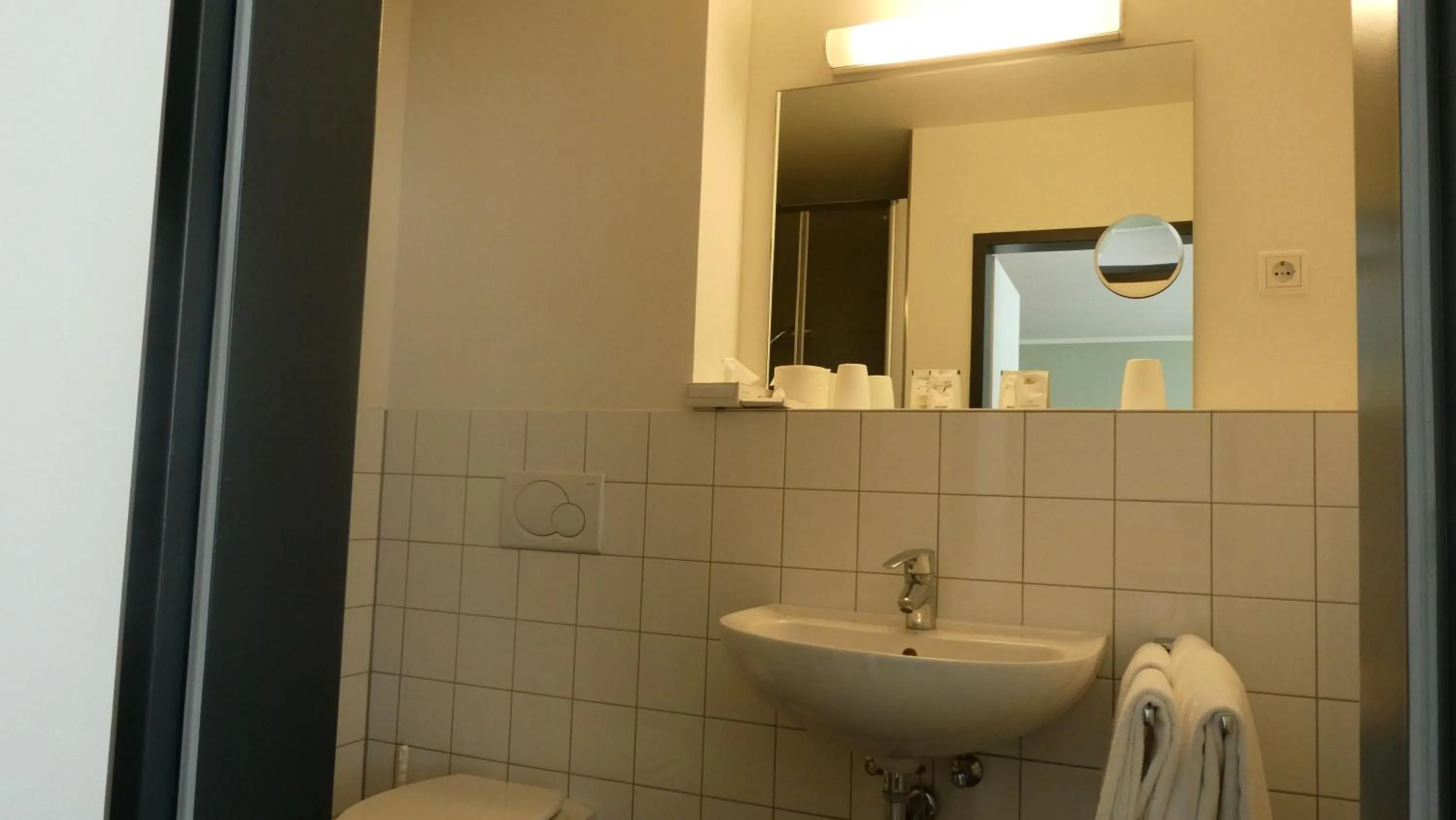 Bathroom in CVJM Düsseldorf Hotel & Tagung